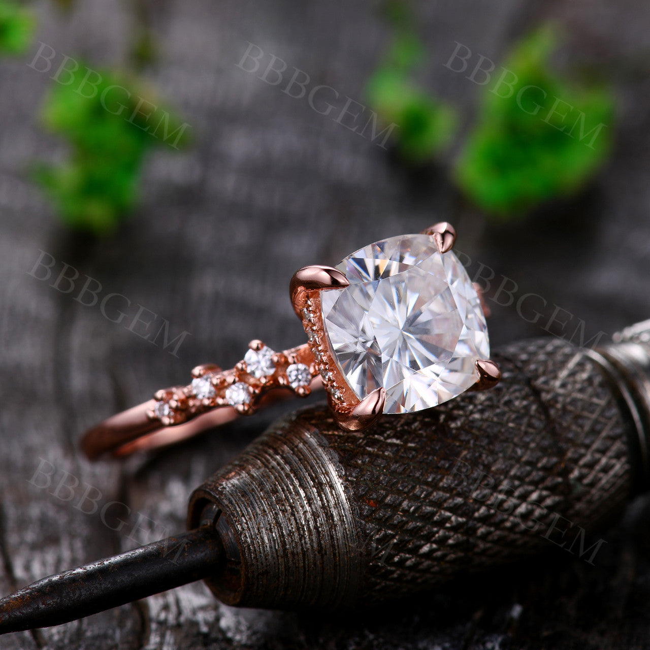 1.7CT Unique Cushion Cut Moissanite Engagement Ring & Wedding Band Set - Sparkling Cluster Design for Proposals, Anniversaries & Bridal Jewelry
