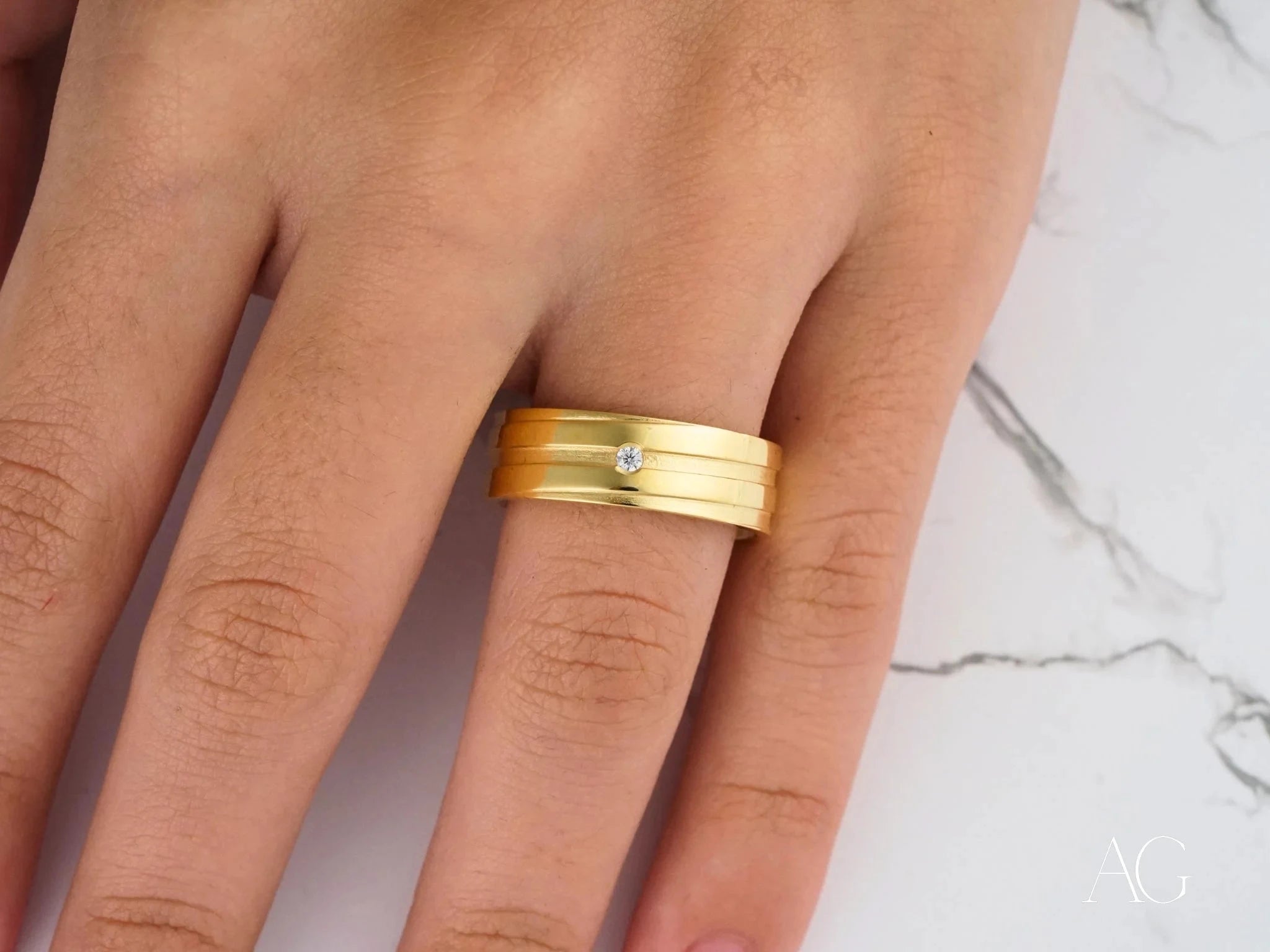 Solitaire Grace: Elegant Wedding Band for Women - Perfect for Engagement, Anniversary & Bridal Jewelry Gifts