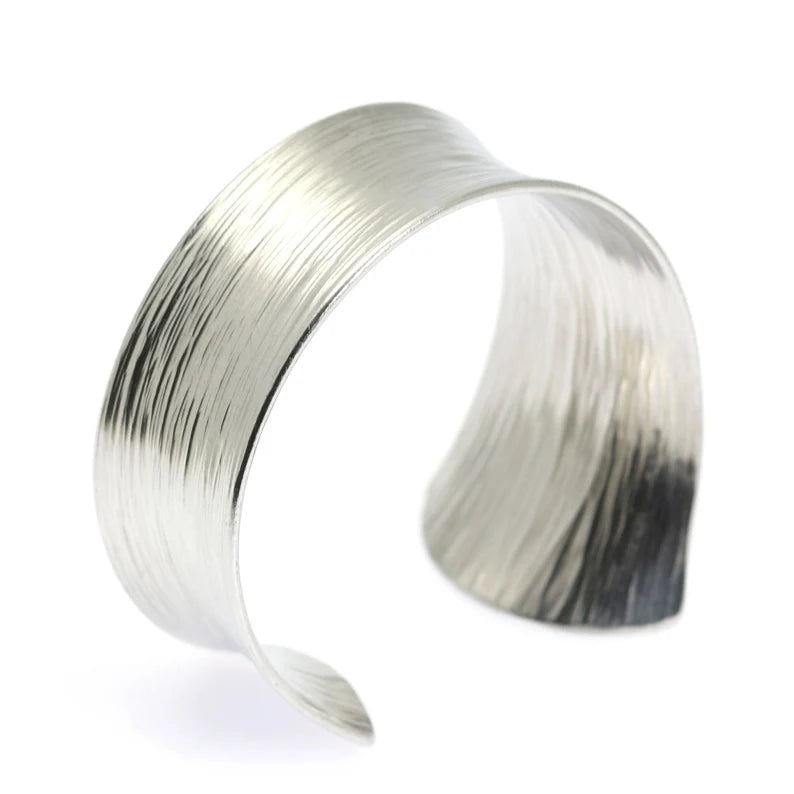 Stylish Tapered Bark Anticlastic Aluminum Bangle Bracelet for Women - Perfect for Casual Wear, Office & Evening Outfits