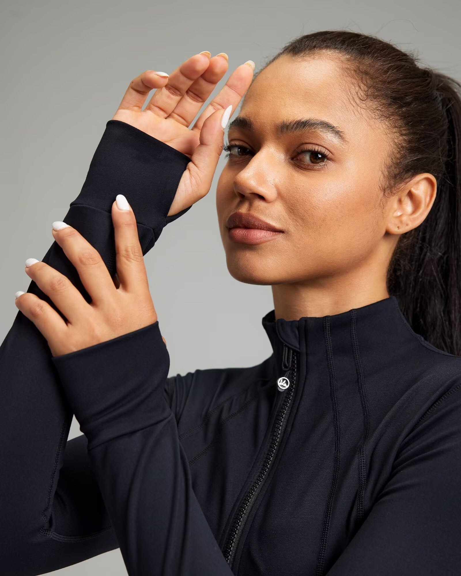 QUEENIEKE Women's Lightweight Cropped Zip-Up Workout Jacket - Slim Fit Running Track Top for Gym, Yoga & Outdoor Activities