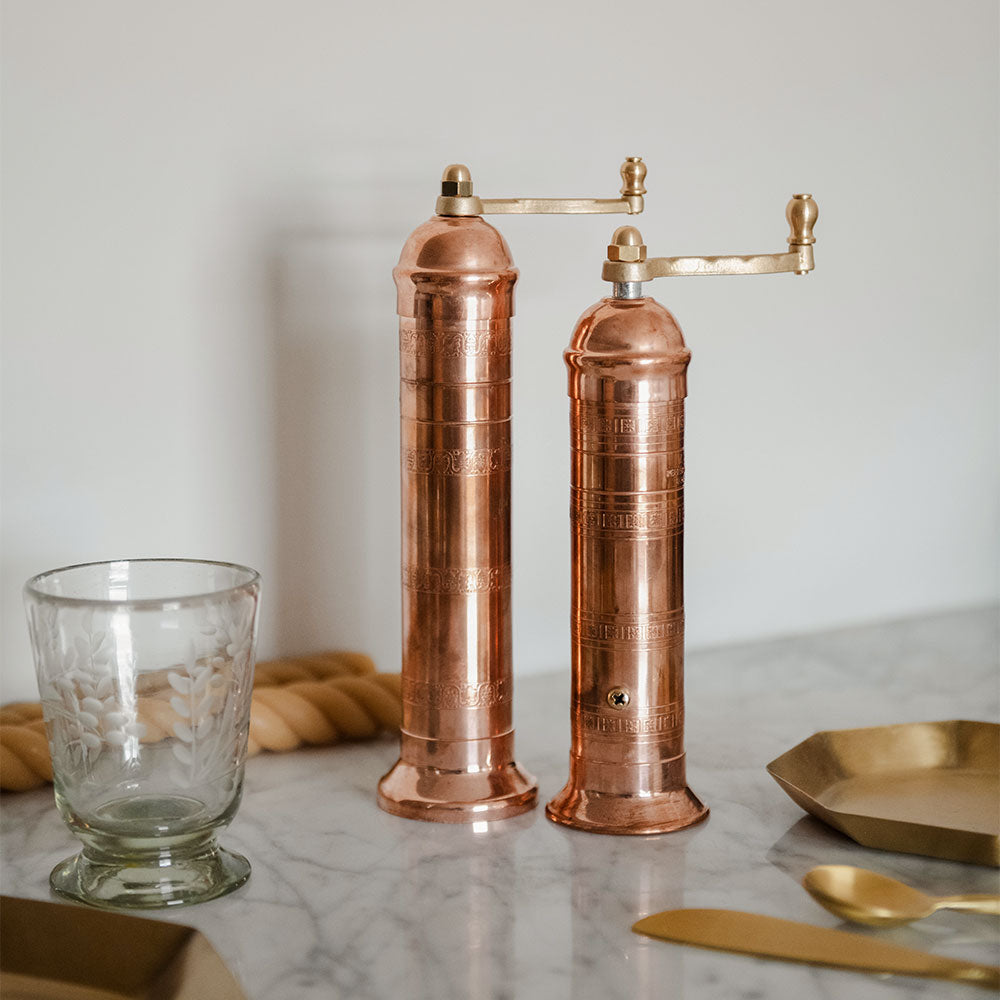 Premium Copper Salt and Pepper Grinder Set - Adjustable Ceramic Spice Mill for Gourmet Cooking, Kitchen & Dining Table Seasoning - Perfect for Home Chefs & Food Enthusiasts