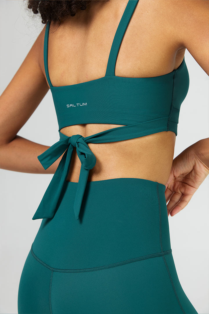 Women's Chic Strappy Sports Bra - High Support Workout Top for Yoga, Running & Gym - Breathable & Comfortable Activewear