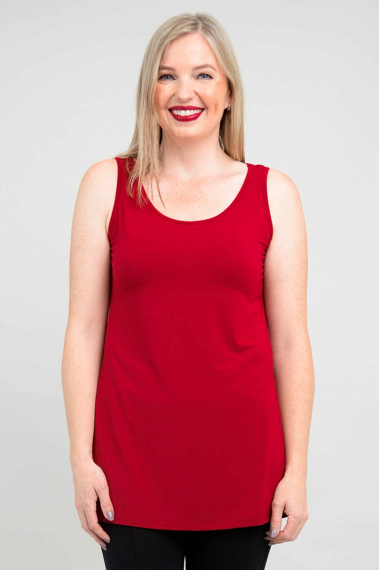 Comfortable Relaxed Tank Top with Lipstick Print - Soft Bamboo Fabric - Perfect for Casual Wear, Summer Outfits & Lounge