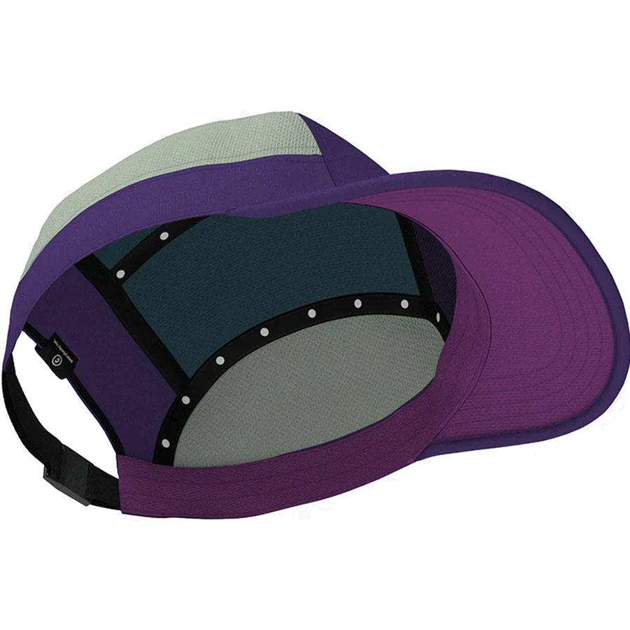 GOCap SC Iconic Pyramid Tokyo Night - Stylish Snapback Hat for Men & Women, Trendy Streetwear Accessory for Urban Fashion and Nightlife