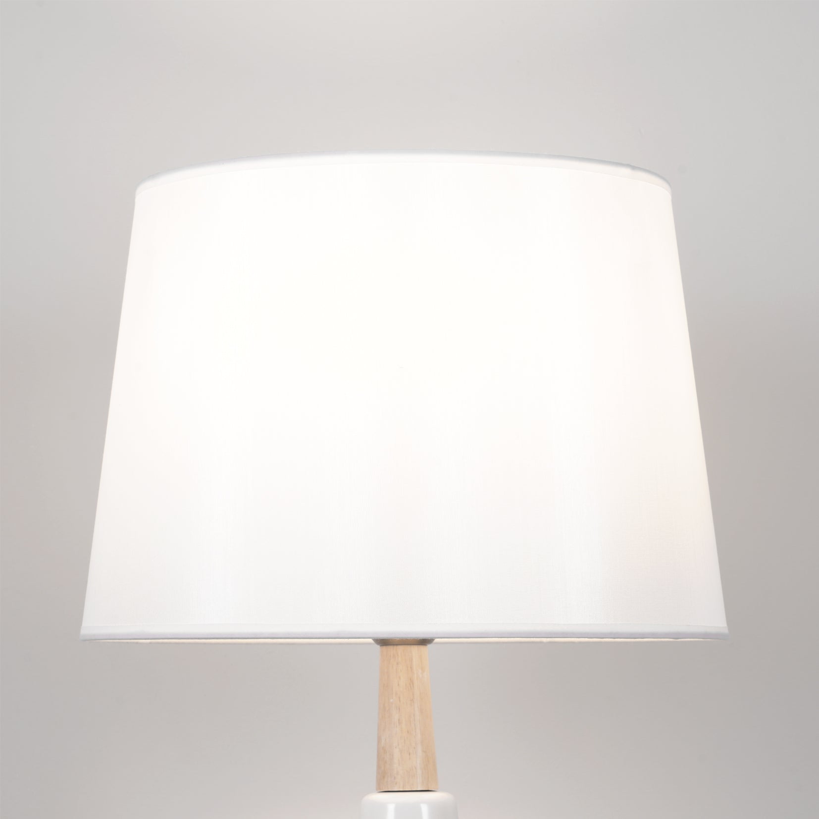 Modern Hilo Table Lamp - Adjustable LED Desk Light with USB Port for Bedroom, Office & Study - Warm White & Cool White Lighting Options