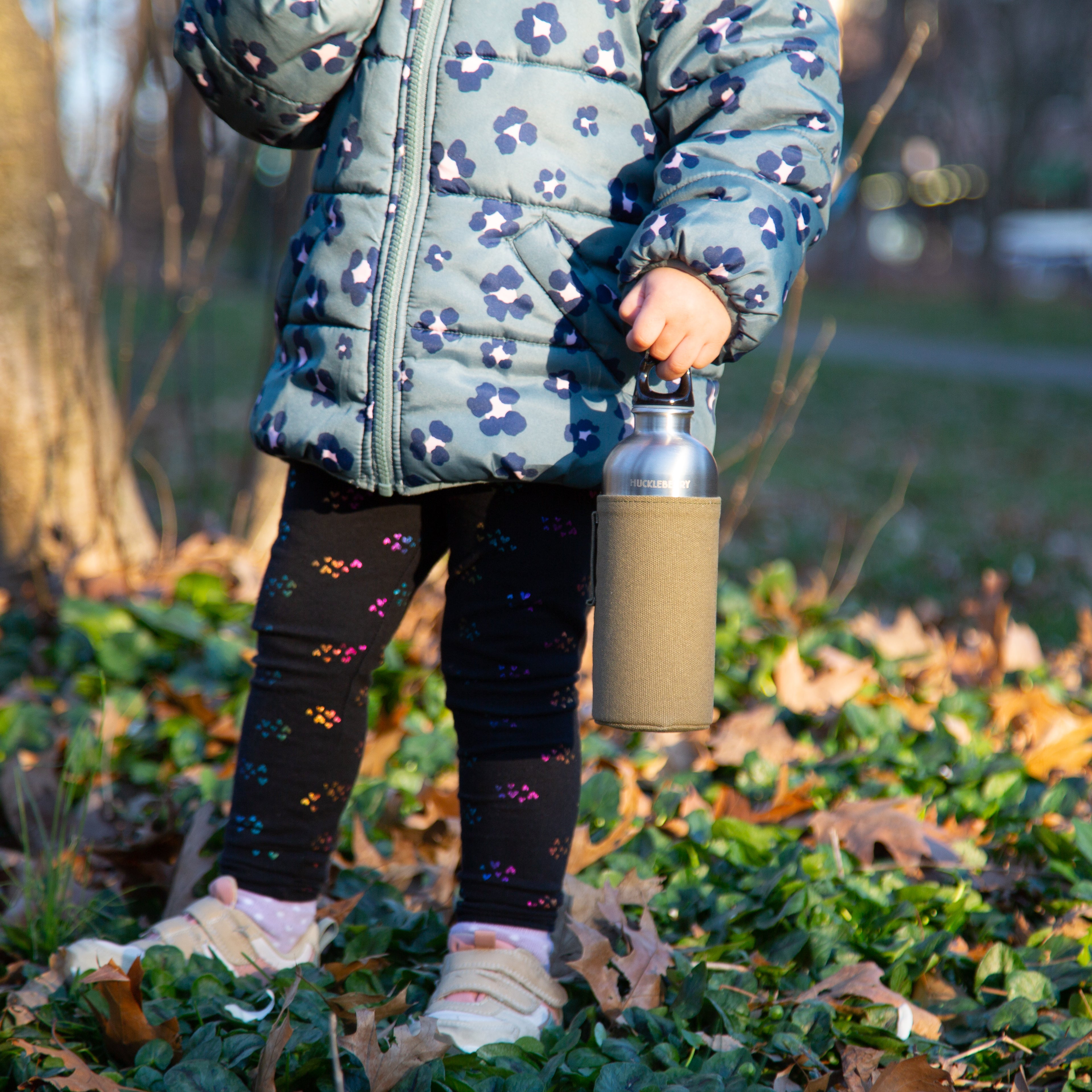 Premium Huckleberry Insulated Water Bottle - 24oz Leakproof Stainless Steel Thermos for Gym, Hiking & Outdoor Adventures