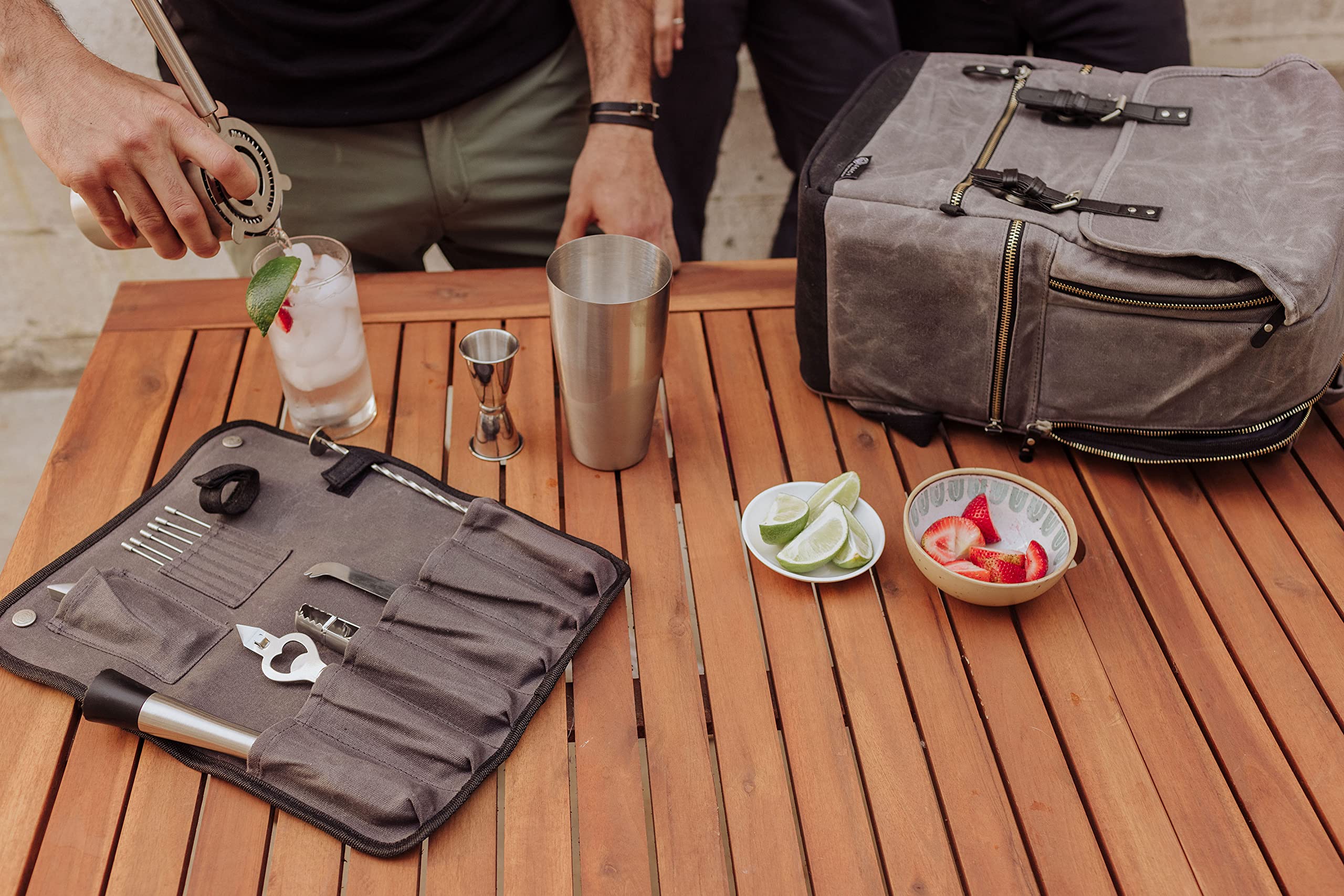 **PICNIC TIME Bar Backpack – 16-Piece Portable Cocktail Set with Cocktail Shaker, Insulated Bar Case (Gray) – Perfect for Outdoor Parties, Camping & Travel**