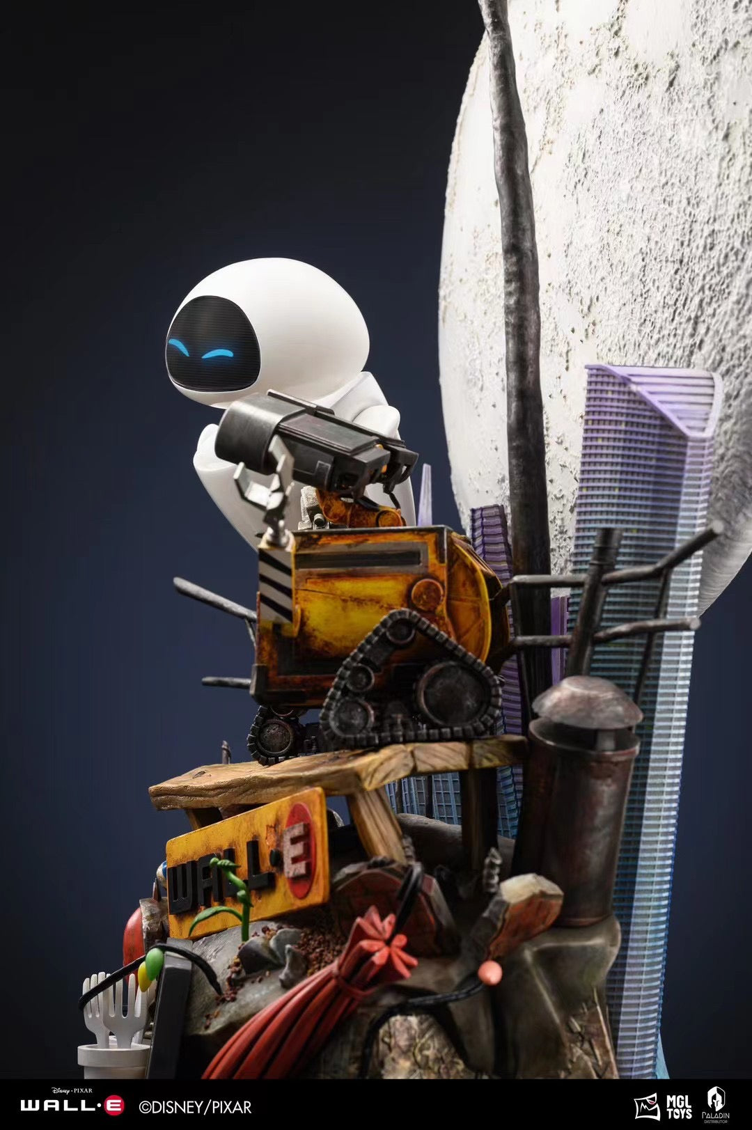 MGL TOYS & Paladin Official Licensed WALL-E & EVE Robot Toy Figures - Collectible Disney Pixar Movie Characters for Kids & Adults - Perfect for Display, Gifts, and Movie-Themed Decor