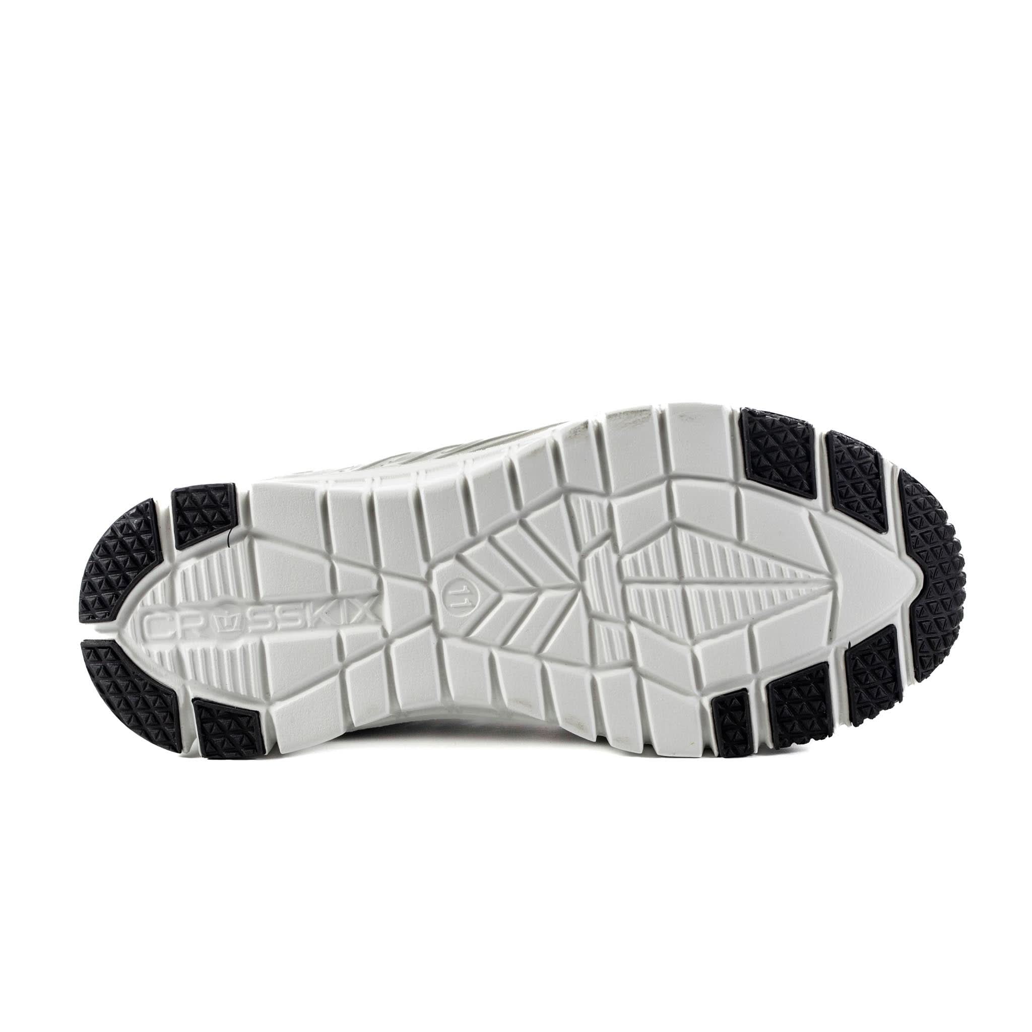 APX Closed Toe Lace Up Water Shoes for Big Kids - Quick-Dry Aqua Socks for Boys & Girls - Perfect for Swimming, Beach, Pool & Water Sports Activities