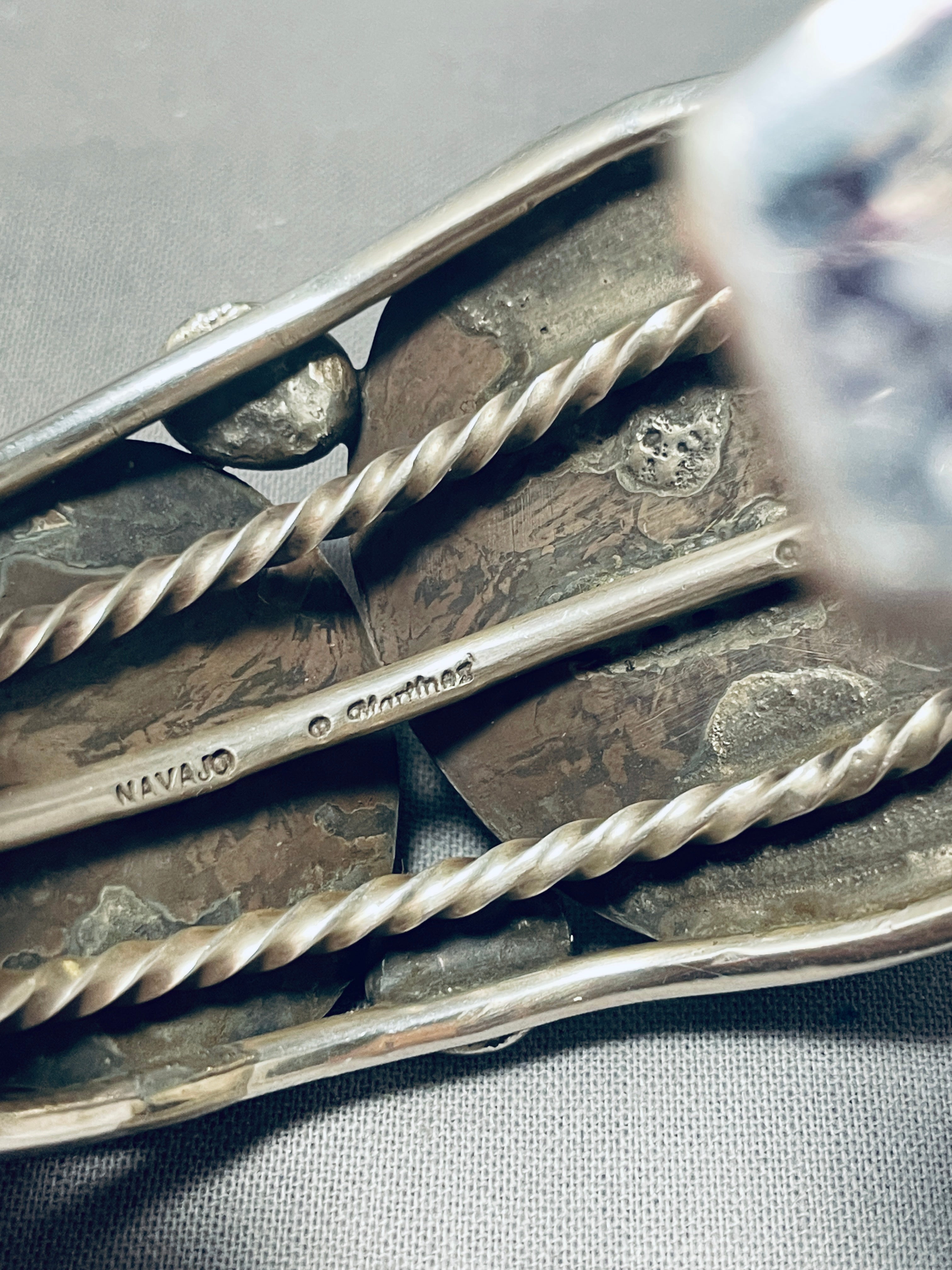 Authentic Navajo Sterling Silver Bracelet with Spiny Oyster Shell - 119g Heavyweight Handmade Native American Jewelry for Women - Perfect for Boho Fashion, Cultural Events & Gift Giving