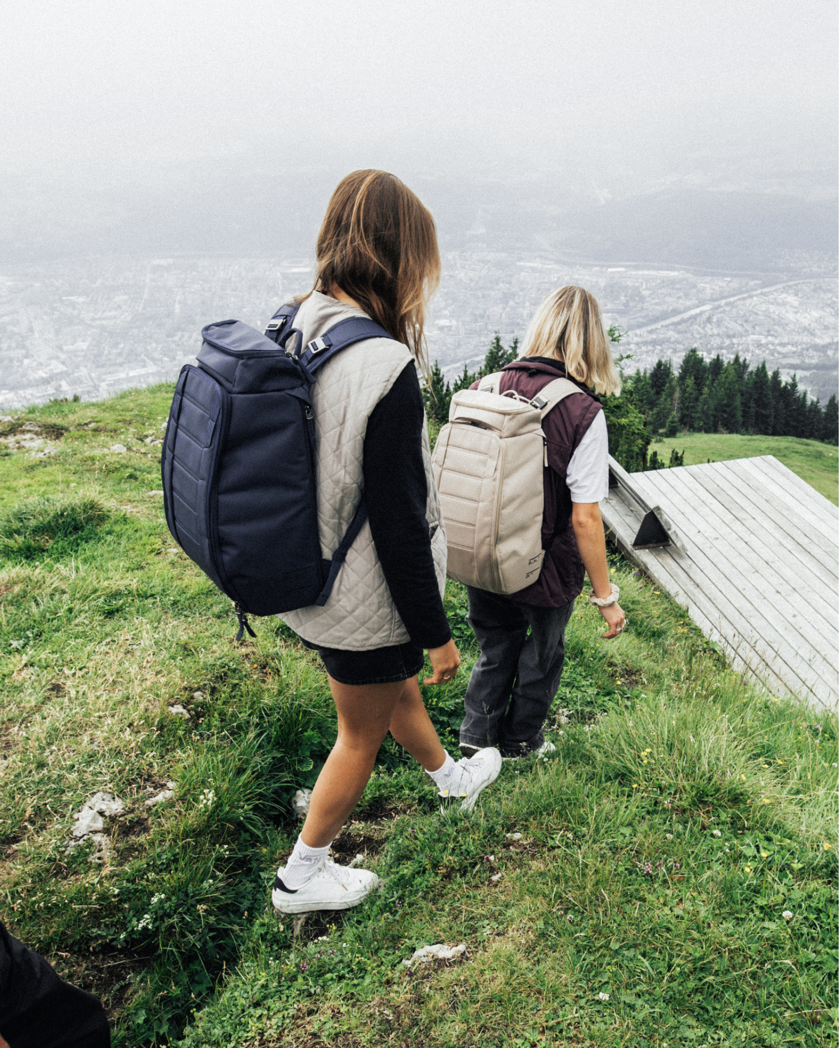 DB Journey Hugger Backpack 30L - Lightweight Travel Backpack for Hiking, Camping & Outdoor Adventures - Water-Resistant Daypack for Men & Women