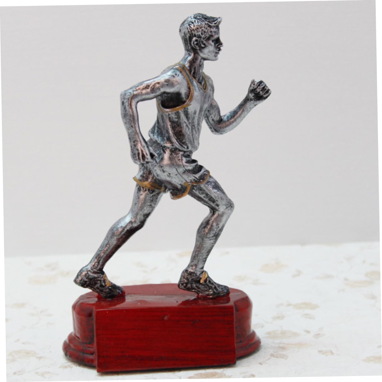 Mipcase 3 Pcs Running Theme Figurines - Mini Marathon Trophy Decorations for Office Desk, Craft Projects, and Sports Awards - Perfect for Running Enthusiasts, Race Events, and Home Decor