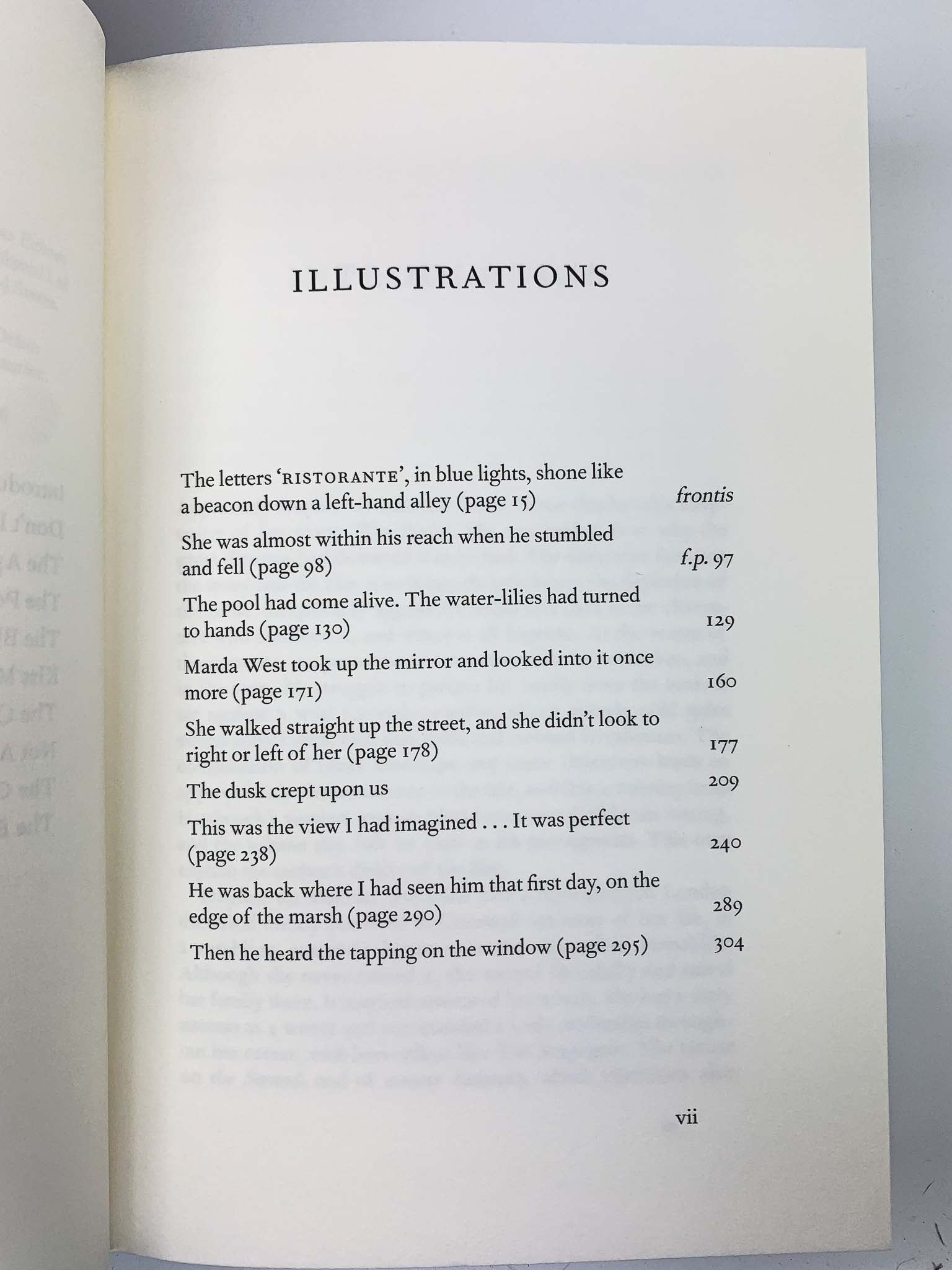 Daphne du Maurier - Don't Look Now and Other Stories: Classic Gothic Horror Short Story Collection for Book Lovers & Literature Enthusiasts | Perfect for Nighttime Reading & Book Club Discussions
