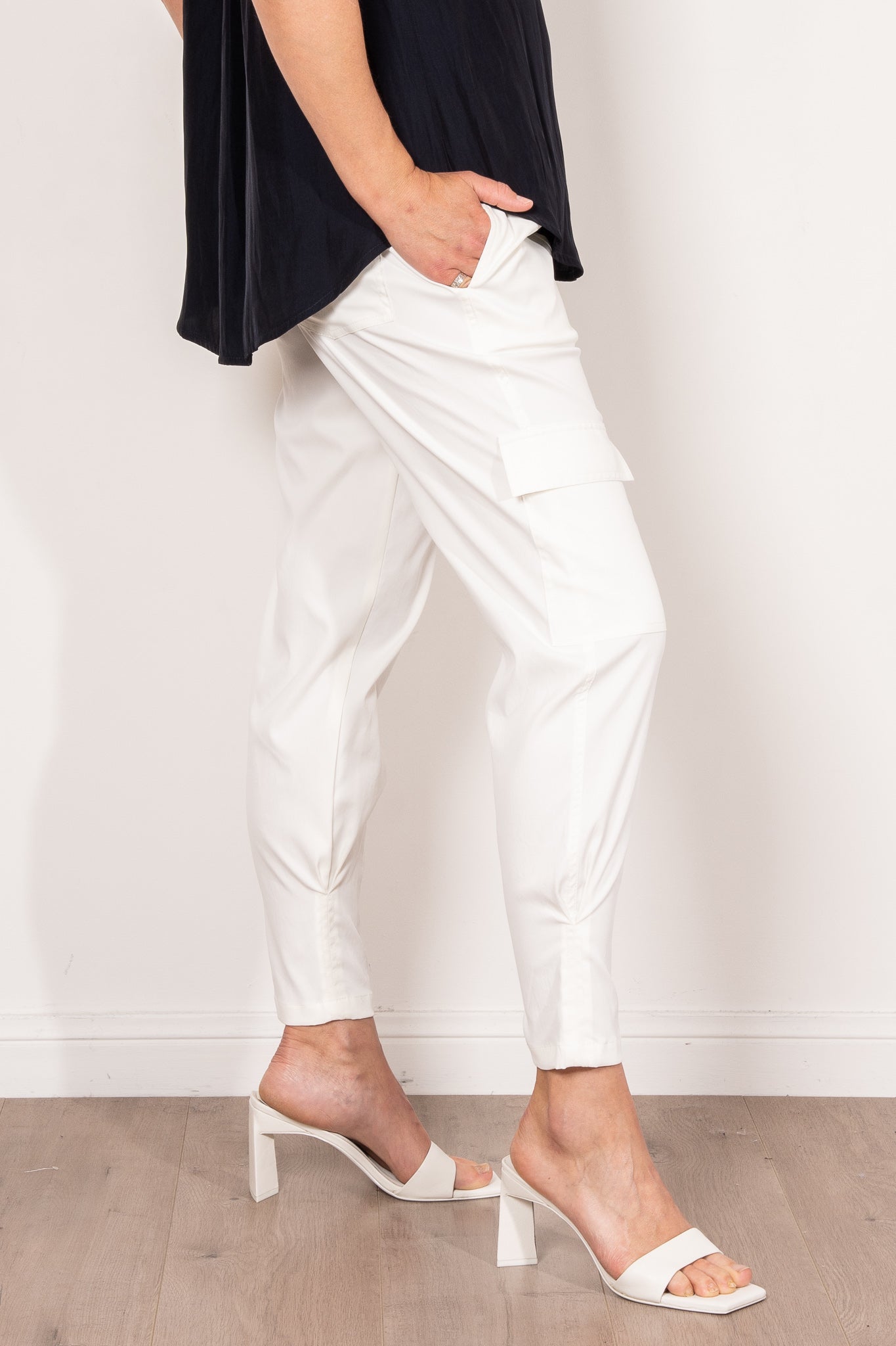 Mela Purdie Active Cargo Stretch Chintz Pants - Comfortable Workout & Travel Joggers for Women - Perfect for Yoga, Gym, and Outdoor Adventures