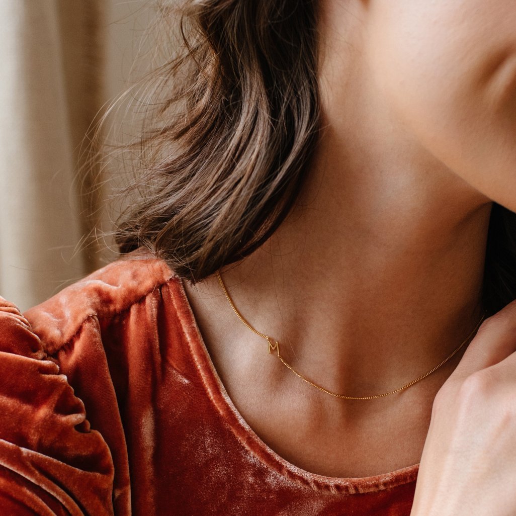 NOTABLE OFFSET INITIAL NECKLACE - Personalized Name Necklace for Women - Perfect for Birthdays, Anniversaries & Everyday Elegance
