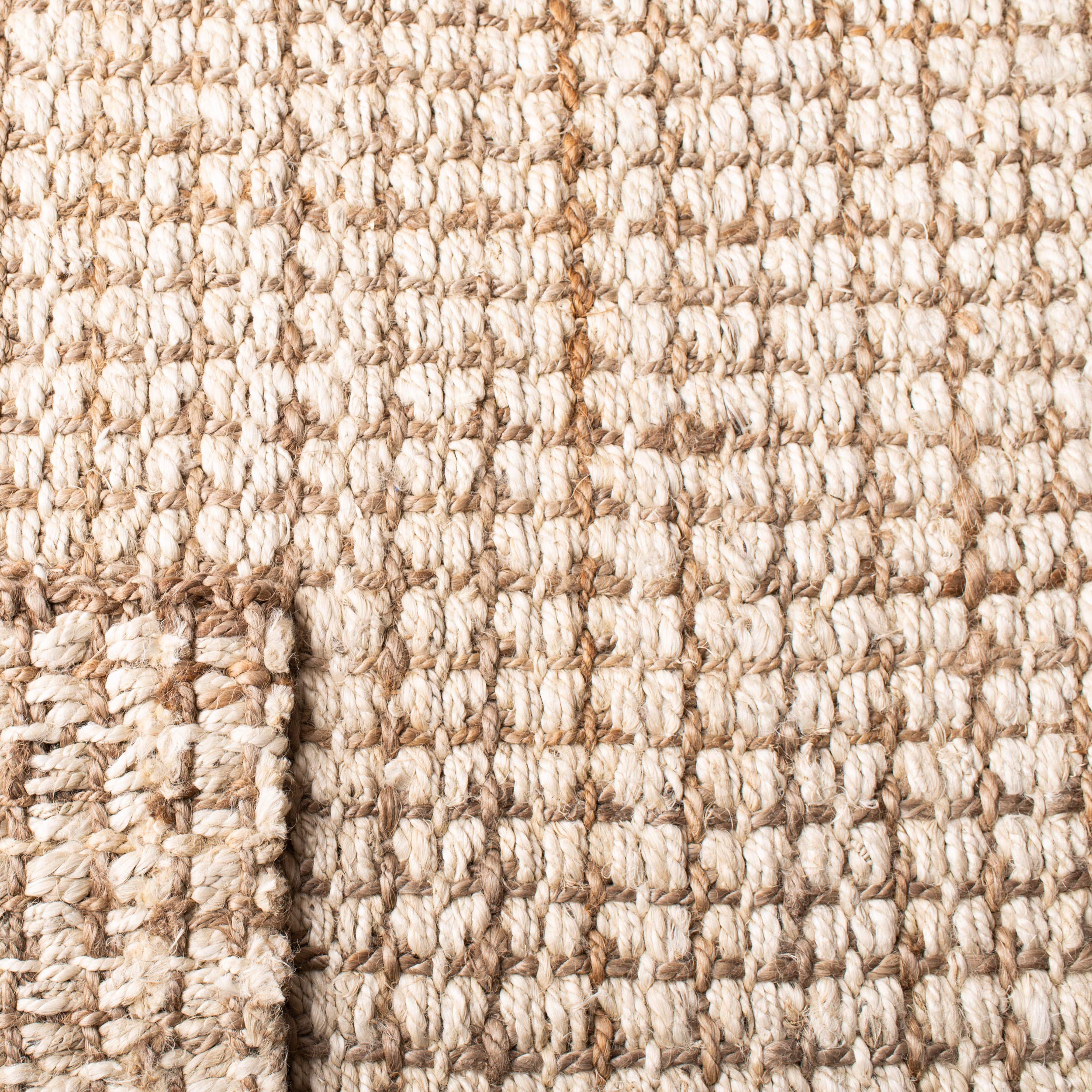 SAFAVIEH Natural Fiber Collection Handmade Jute Area Rug - 6' x 9', Ivory & Natural, Rustic Farmhouse Style for Living Room, Bedroom, High Traffic Areas | Durable & Eco-Friendly Floor Decor for Home, Office, Dining Space (NF186A)