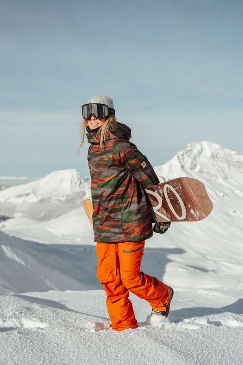 686 Women's GLCR GORE-TEX Willow Insulated Winter Jacket 2022 - Waterproof Windproof Ski Jacket for Snowboarding & Outdoor Activities