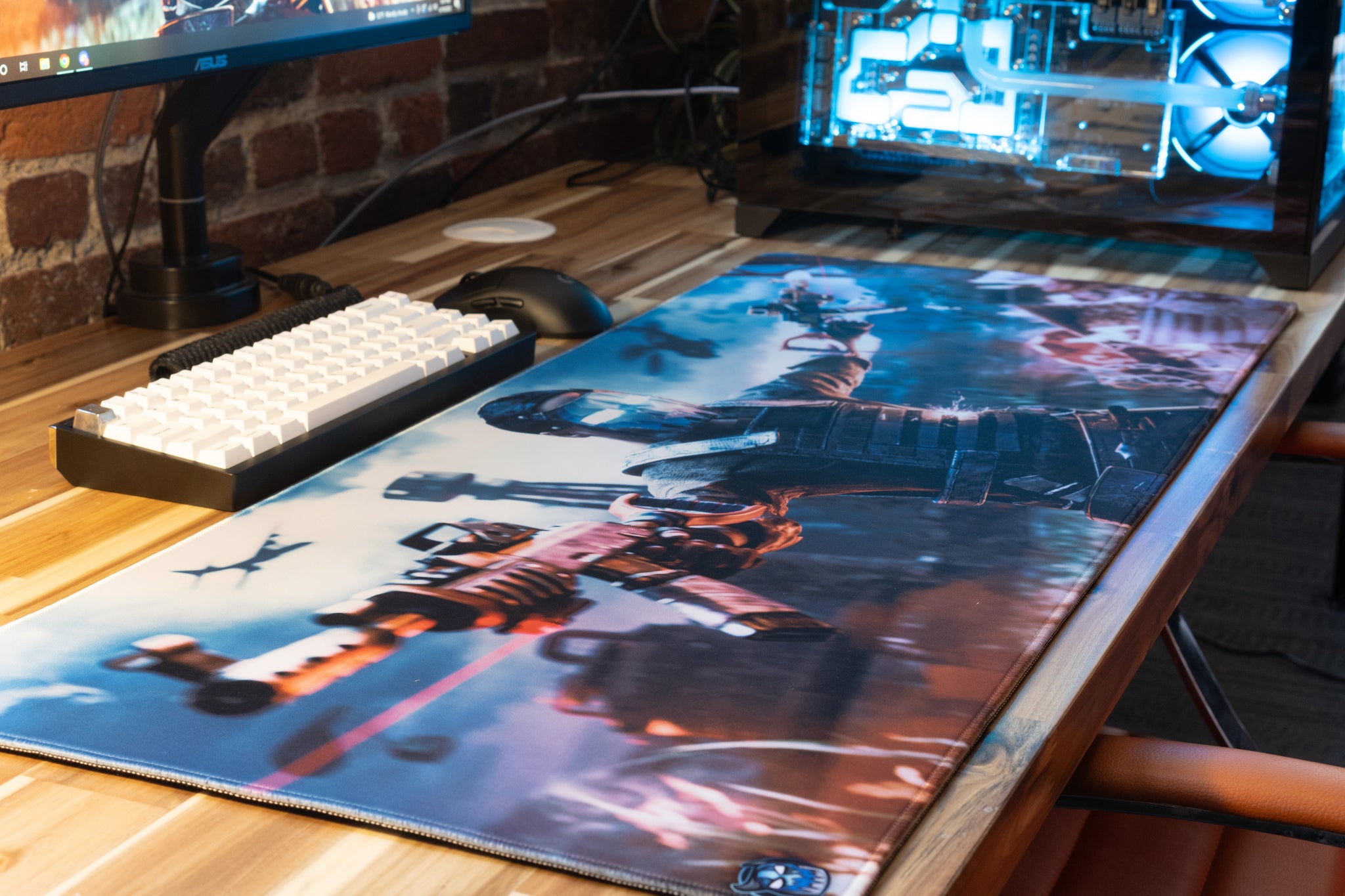 etone Limited Edition XL Gaming Mouse Pad for Content Creators - Perfect for Streaming, Gaming & Office Work