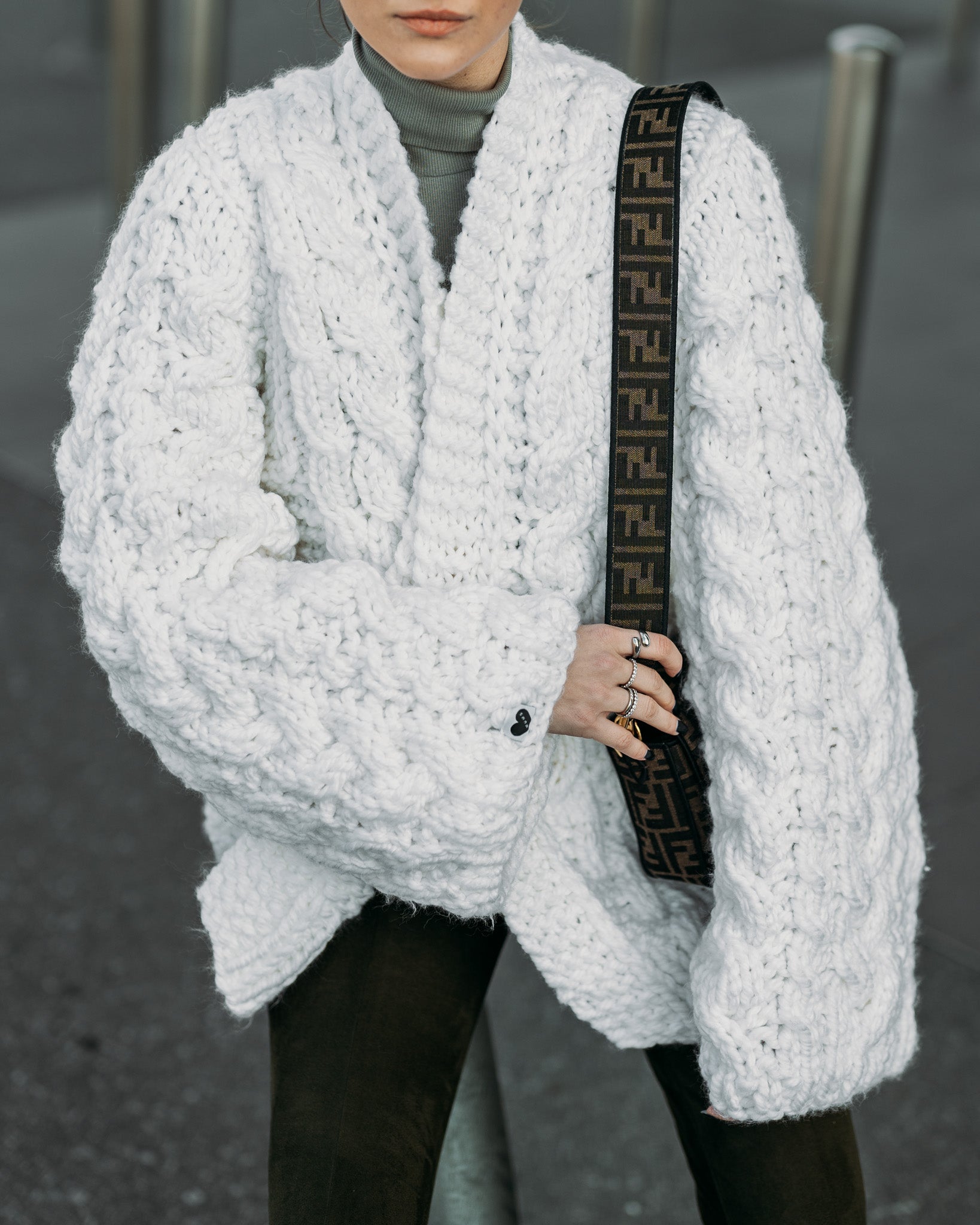 Cozy Cable Knit Cardigan Sweater for Women - Soft Chunky Knit Open Front Long Sleeve Wrap - Perfect for Fall, Winter & Layering Outfits