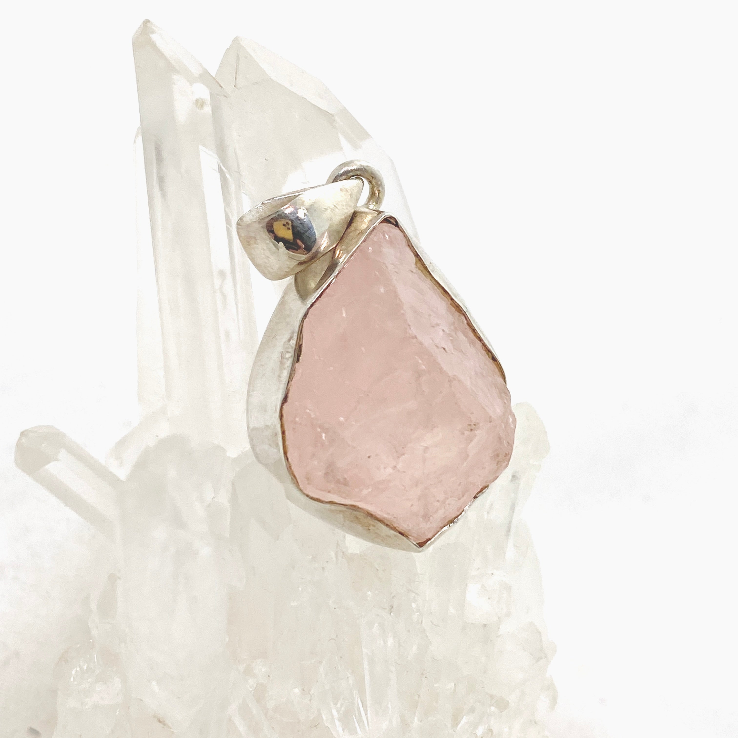 Natural Rose Quartz Raw Stone Pendant Necklace KPGJ1510 - Healing Crystal Jewelry for Love & Harmony, Perfect for Meditation & Gifting