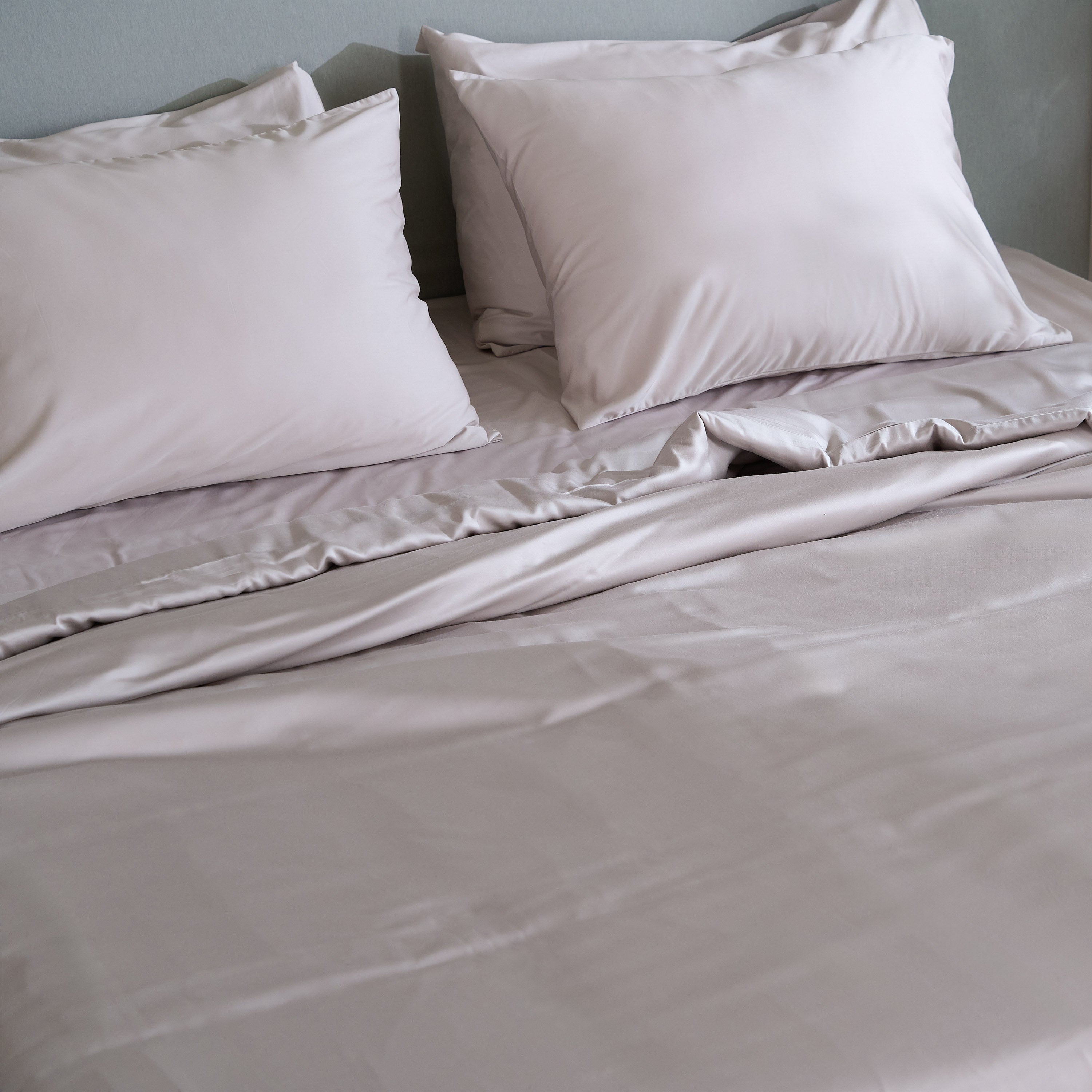 FURRFREE Bamboo Fitted Sheet - Pet Hair Repellent Dog & Cat Bedding - Hypoallergenic & Breathable for Comfortable Sleep - Perfect for Pet Owners & Allergy Sufferers - Use on Beds, Couches & Pet Furniture