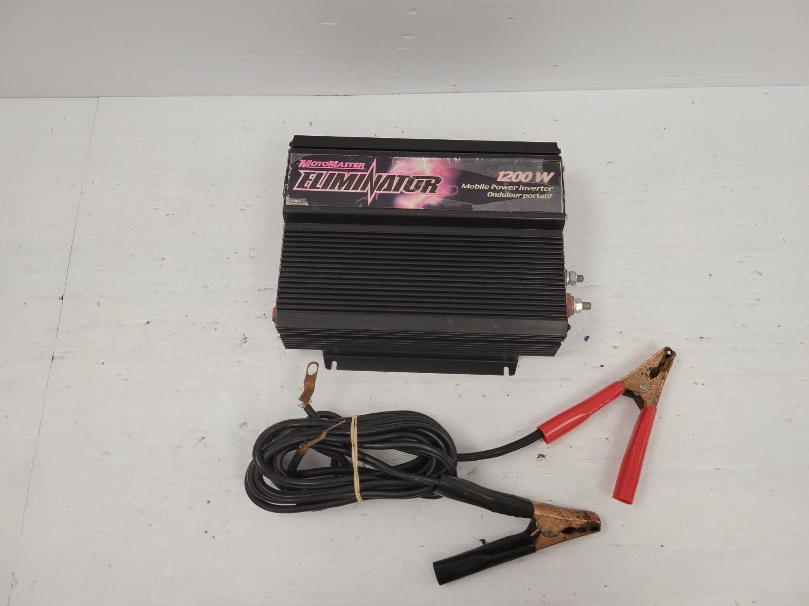 Motomaster Power Inverter 1500W 12V to 110V AC - Portable Car Power Converter for Camping, Travel & Emergency Power Outages