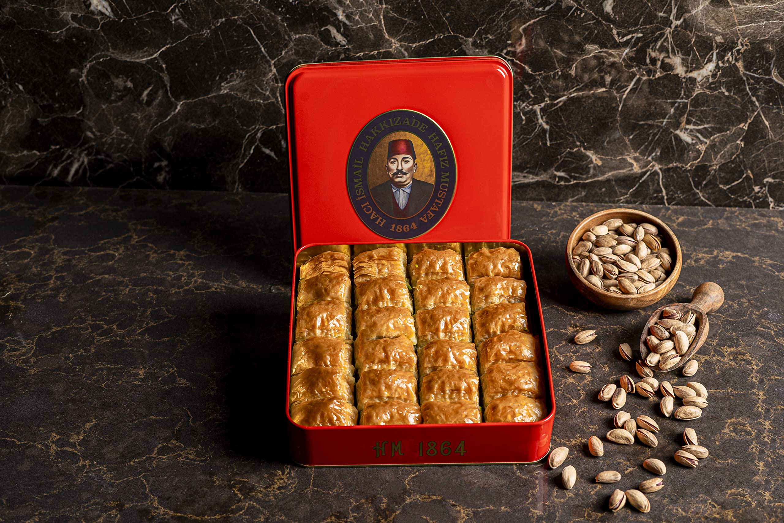 Premium Hafiz Mustafa 1864 Istanbul Baklava Pastry Gift Box - Authentic Turkish Baklava Dessert with Fresh Phyllo Dough, Pistachios, Hazelnuts & Walnuts - Perfect for Birthdays, Christmas Gifts, Dinner Parties & Holiday Treats