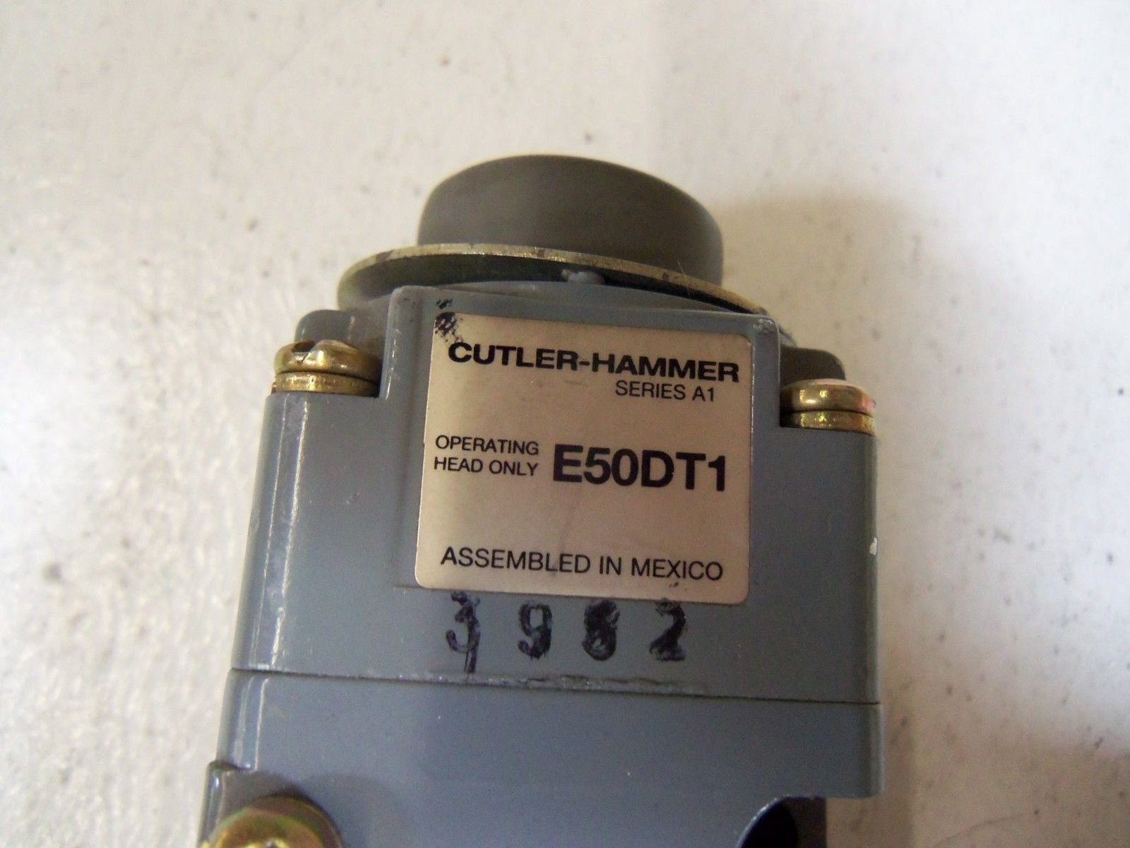 EATON CUTLER HAMMER E50DT1 Limit Switch with Top Push Button - Heavy Duty Industrial Safety Switch for Machinery, Conveyors & Automation Systems