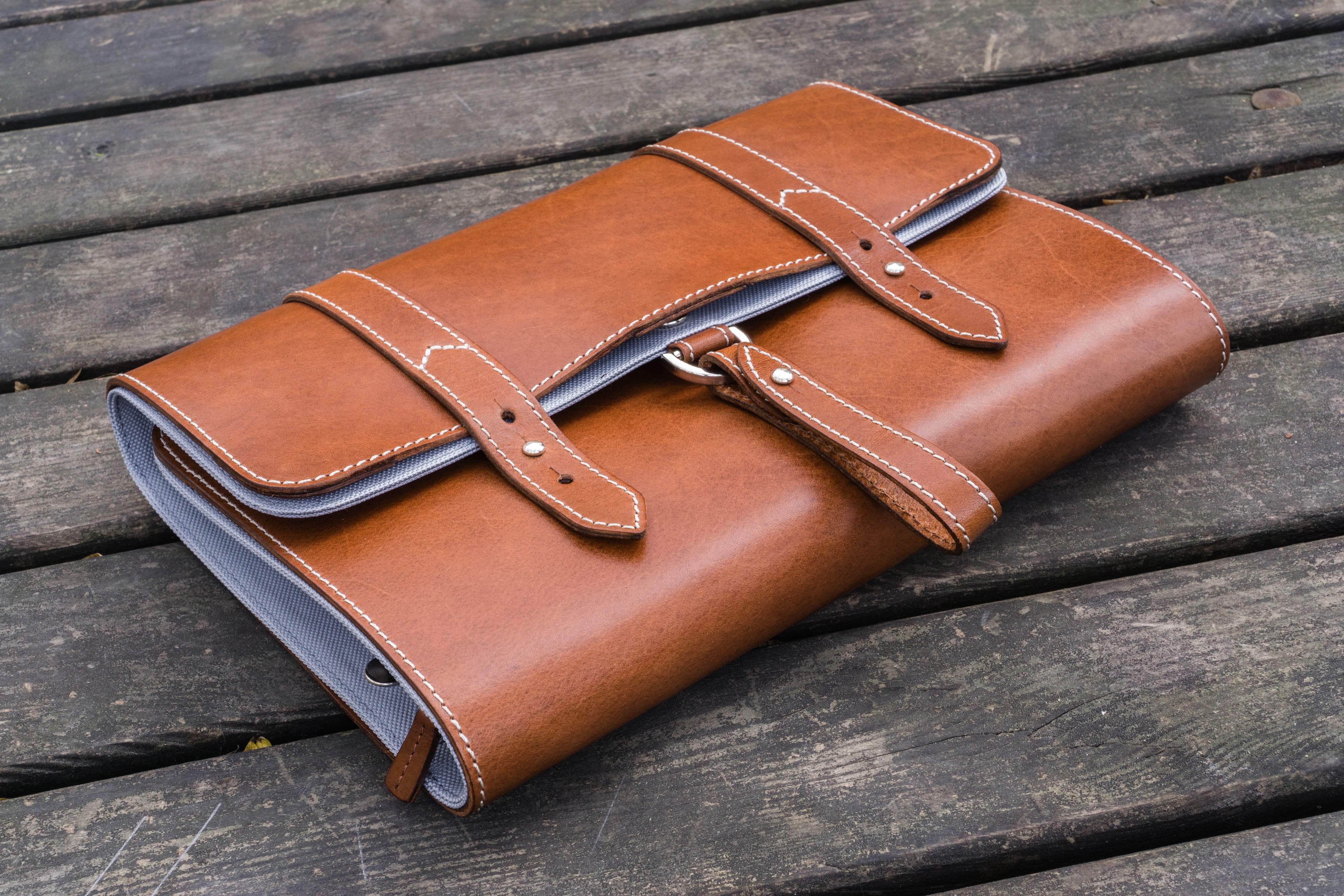 Premium Genuine Leather Toiletry Bag for Men & Women - Waterproof Travel Cosmetic Organizer (Brown) - Perfect for Vacation, Gym, Business Trips & Daily Essentials Storage