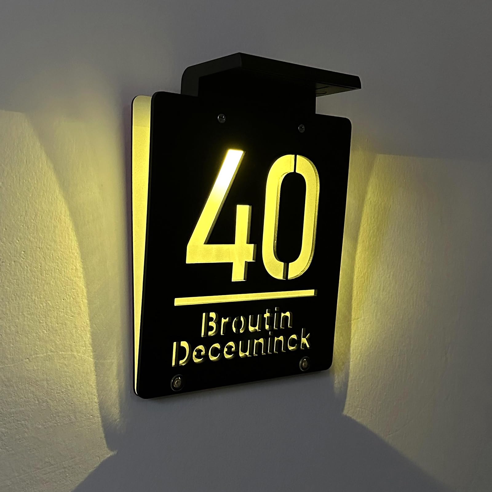 GUANKE Solar Light House Numbers Plaques - Modern Outdoor Address Sign with Solar Lighting for UK Homes | Perfect for Front Door, Garden Gate & Mailbox Visibility