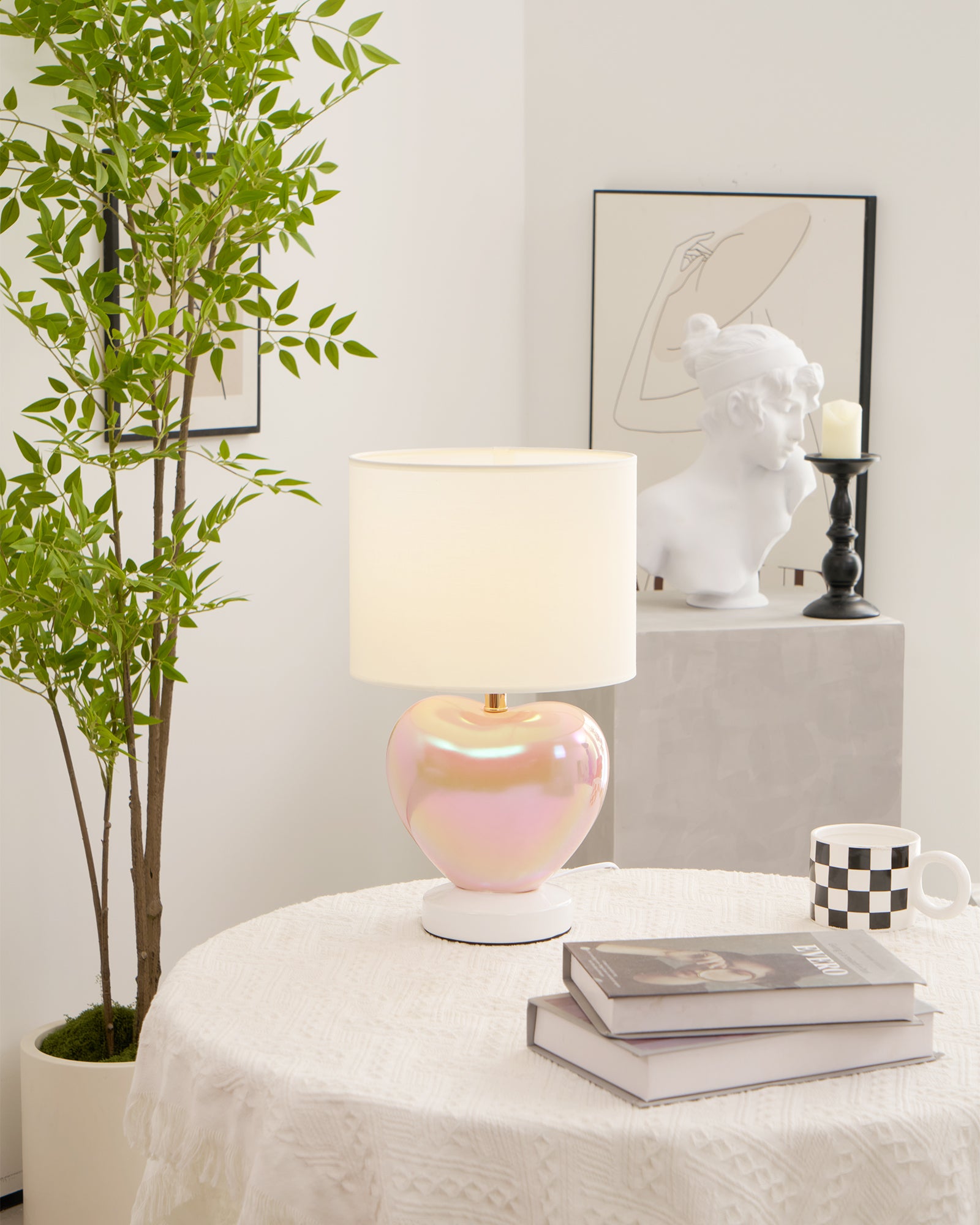 Heart-Shaped Table Lamp - Romantic Bedside Night Light for Bedroom, Living Room, or Nursery Decor - Perfect for Valentine's Day Gifts & Cozy Ambiance