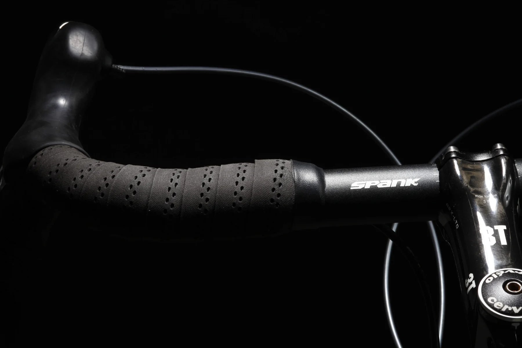 Premium Spank Wing Gravel Drop Bar Tape with Gel Padding & Plug Kit - Comfortable Bike Handlebar Grip for Road Cycling, Mountain Biking & Commuting