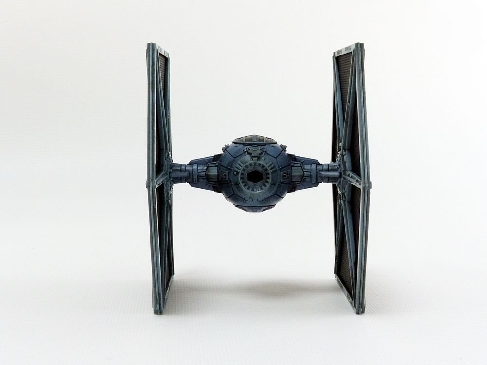 Hot Wheels Elite Star Wars Episode V: The Empire Strikes Back TIE Fighter Die-Cast Starship Vehicle - Collectible Model for Display & Play - Perfect for Star Wars Fans & Die-Cast Collectors