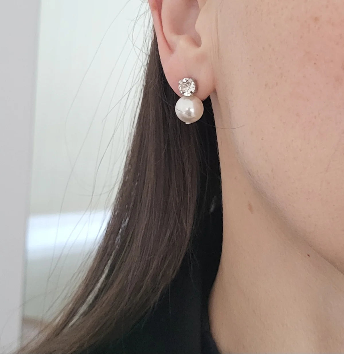 Swarovski Crystal & Pearl Bridal Stud Earrings in Rhodium Silver - Elegant Wedding Jewelry for Brides, Bridesmaids, and Formal Occasions
