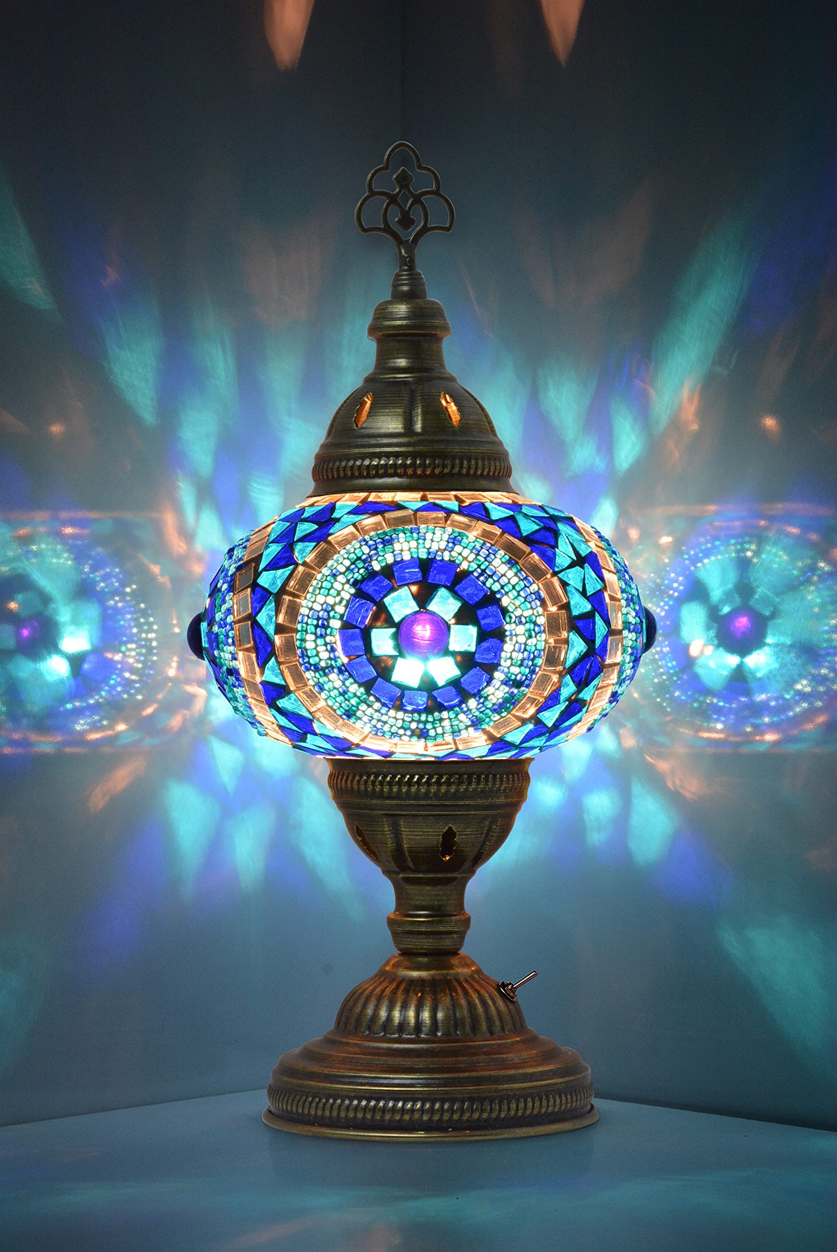 Battery Operated Turkish Mosaic Table Lamp with Built-in LED Light - Cordless Moroccan Decorative Glass Vintage Lamp Shade - Portable Desk & Bedside Stained Glass Night Light for Home Decor, Living Room, Bedroom, Office, Wedding & Gift