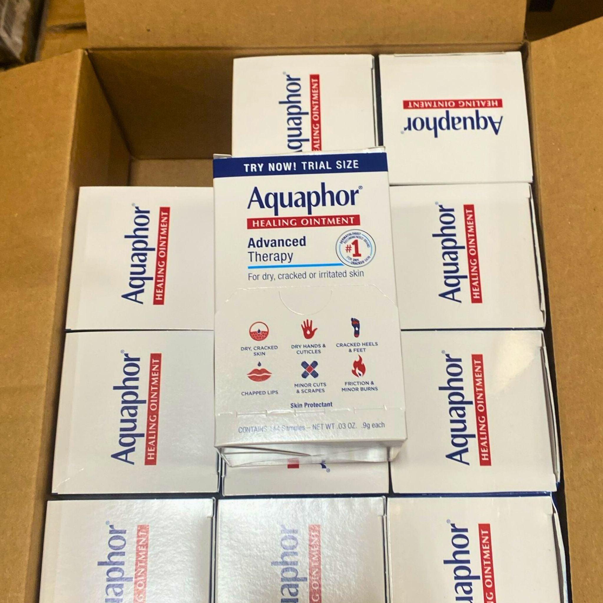 Aquaphor Healing Ointment Multipack - 30 Pieces | Advanced Skin Protectant for Dry, Cracked Hands & Lips | Perfect for Winter Care, First Aid Kits & Baby Diaper Rash Prevention