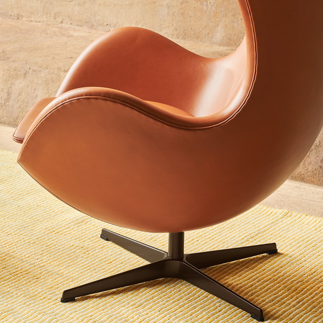 Jacobsen Egg Chair by Fritz Hansen - Premium Leather Mid-Century Modern Lounge Chair for Living Room, Office & Reading Nook