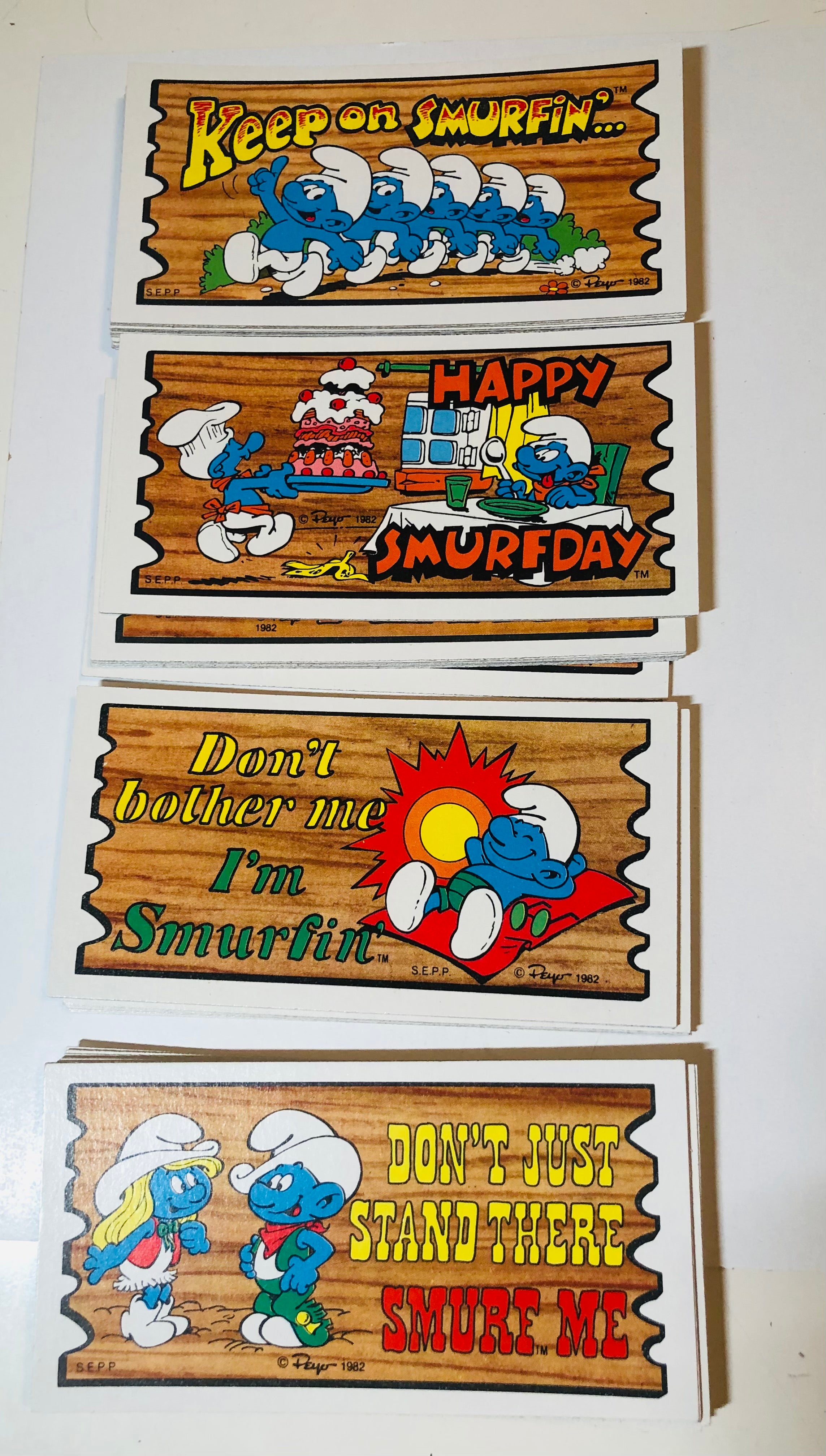 Vintage 1982 Smurf Supercards Collectible Set - Rare Trading Cards for Collectors & Nostalgic Fans | Perfect for Display, Gifts & 80s Memorabilia Collections