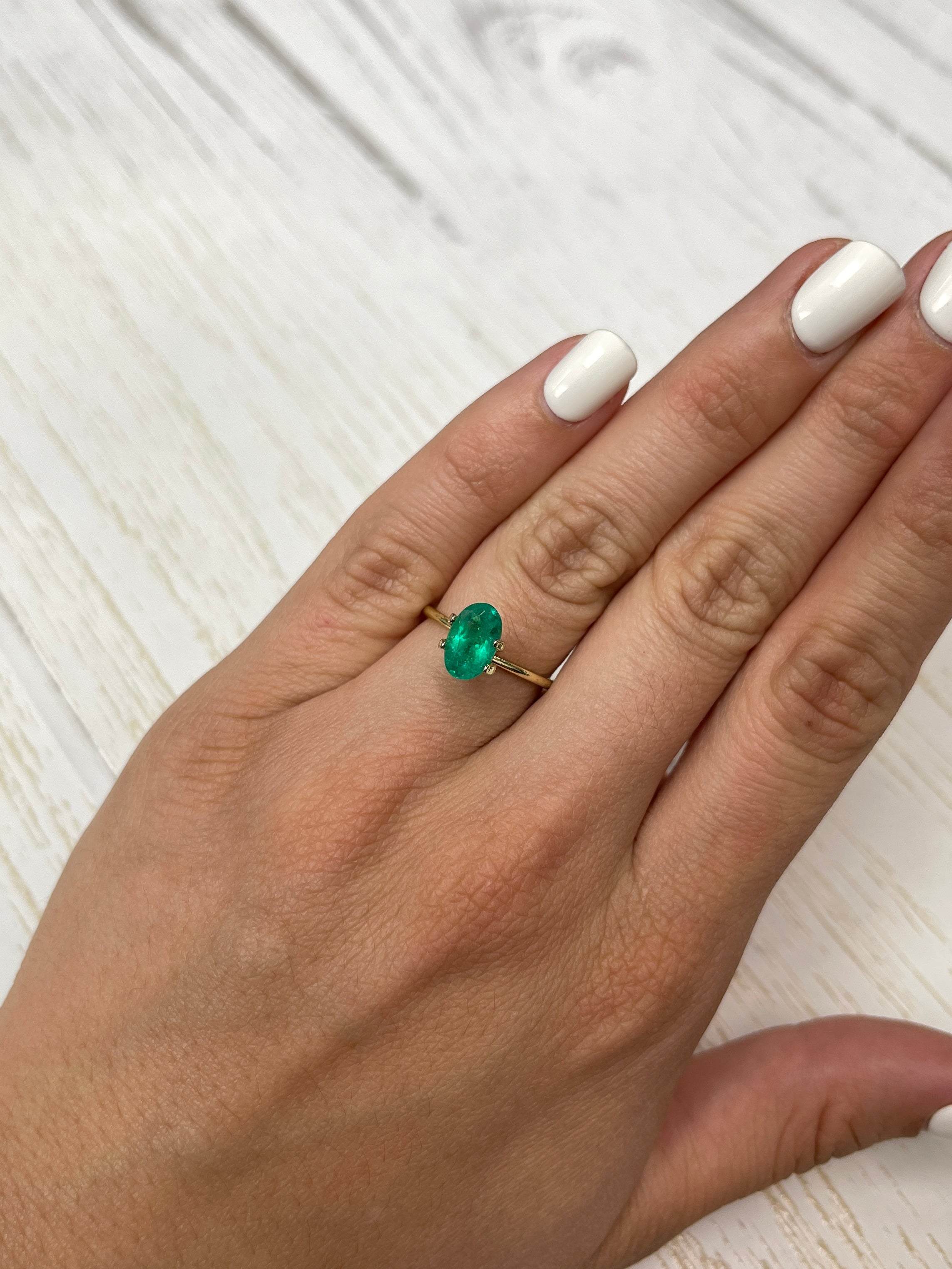 1.35 Carat 9.5x6mm Elongated Oval Cut Natural Colombian Emerald - Grass Green Loose Gemstone for Jewelry Making, Engagement Rings & Collector's Items