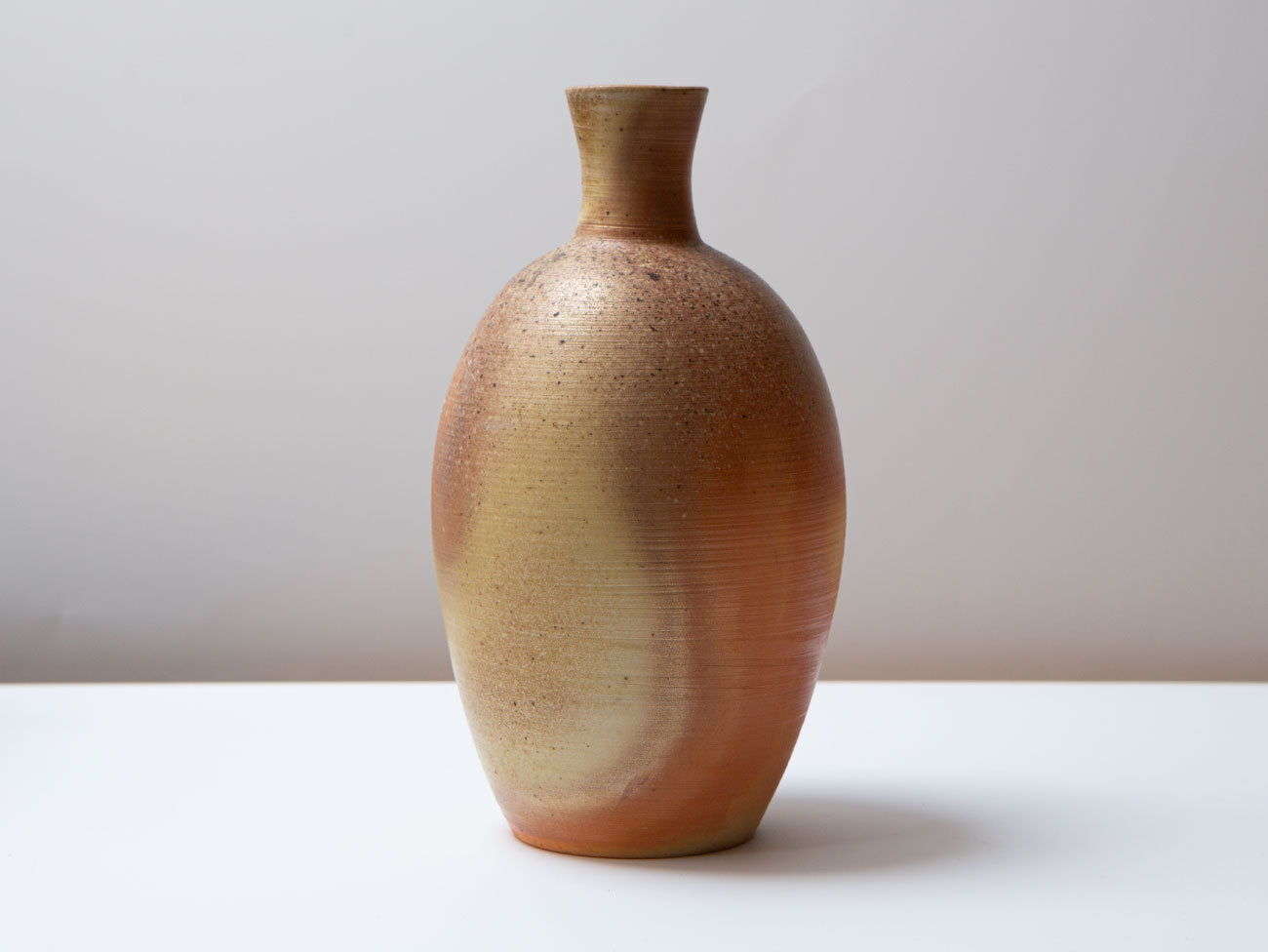 Elegant Smooth Vase - Modern Home Decor for Living Room, Bedroom & Office - Handcrafted Ceramic Flower Vase with Minimalist Design - Perfect for Fresh Flowers, Centerpieces & Interior Styling