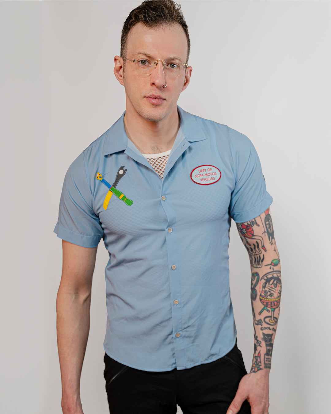 Stylish Floral Resort Shirt for Men - Breathable Hawaiian Vacation Shirt - Perfect for Beach, Pool, and Summer Outings