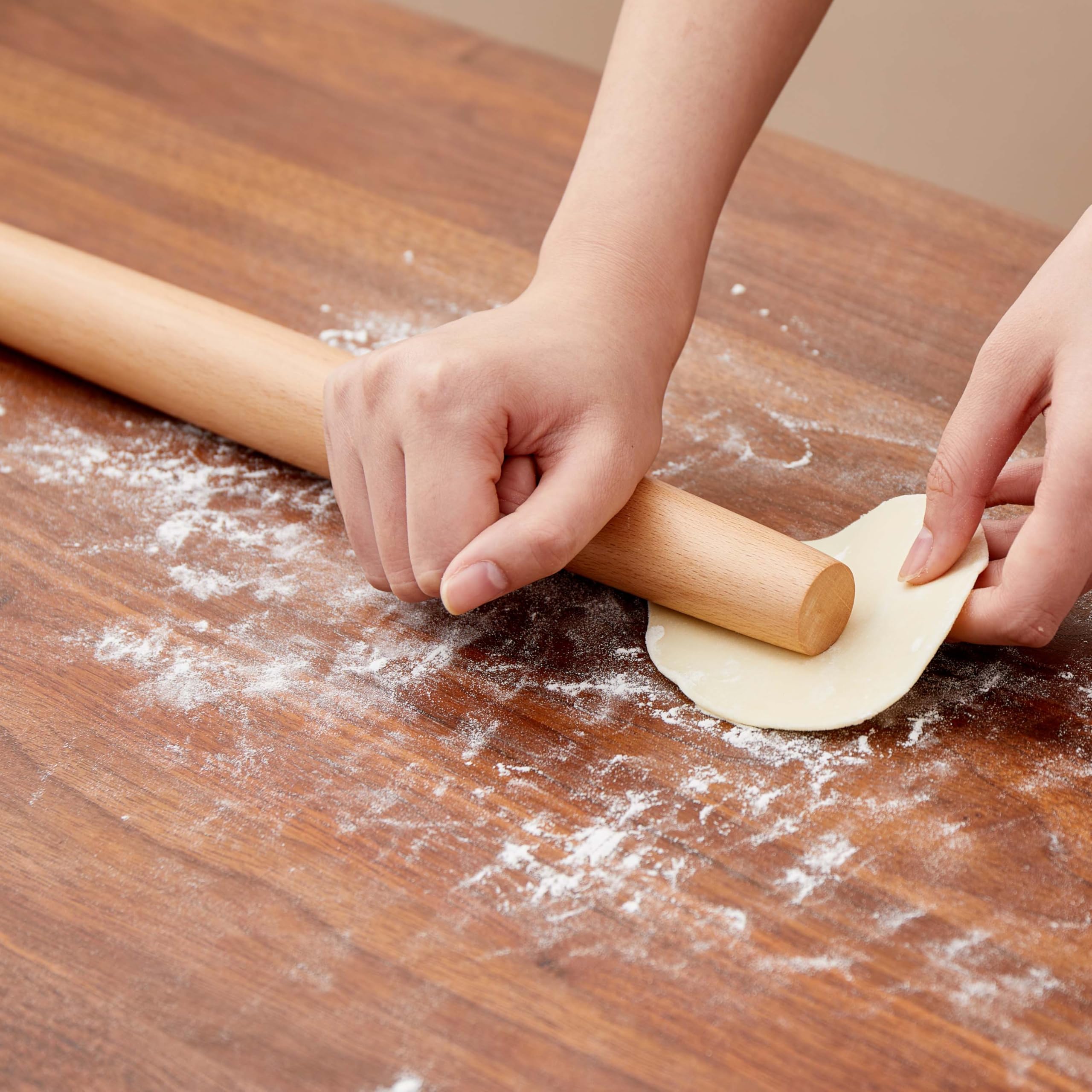Fulimax 16 Inch Classic Wooden Rolling Pin for Baking - Premium Beechwood French Rolling Pin for Dough, Pizza Crust, Cookies, Pastry & Pasta - Essential Kitchen Baking Tool for Home Bakers & Professional Chefs