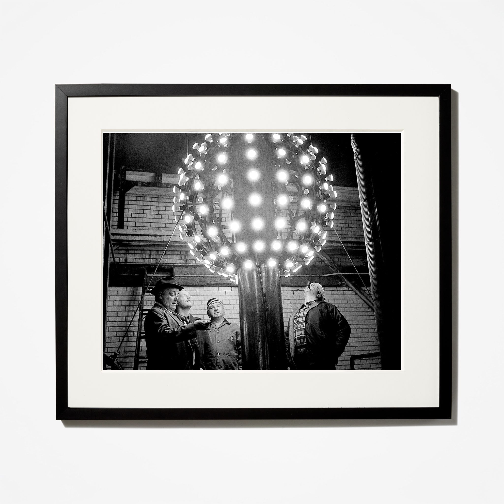 2024 New Year's Eve Party Ball - Glittering Disco Ball for Countdown Celebrations, Home Decor & Holiday Events