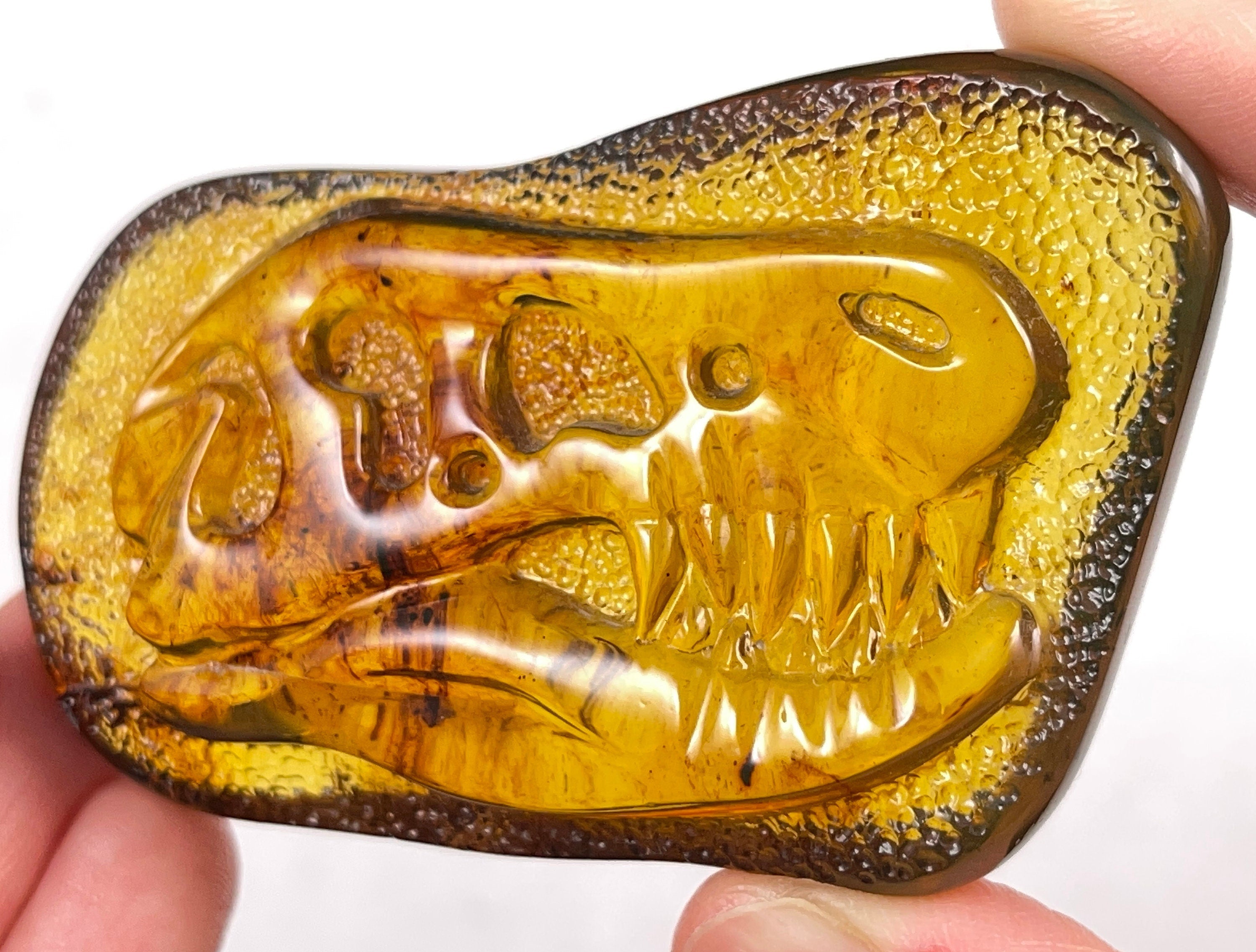 Natural Amber Crystal Dinosaur Carving - Handcrafted Home Decor, Housewarming Gift & Healing Crystal for Positive Energy - Perfect for Feng Shui, Meditation & Spiritual Healing