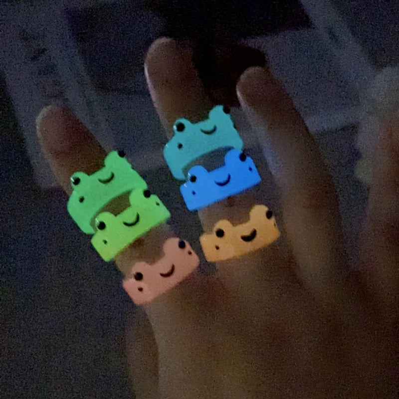 Cute Frog Ring for Women - Adorable Animal Jewelry Gift for Her - Perfect for Birthdays, Anniversaries & Everyday Wear