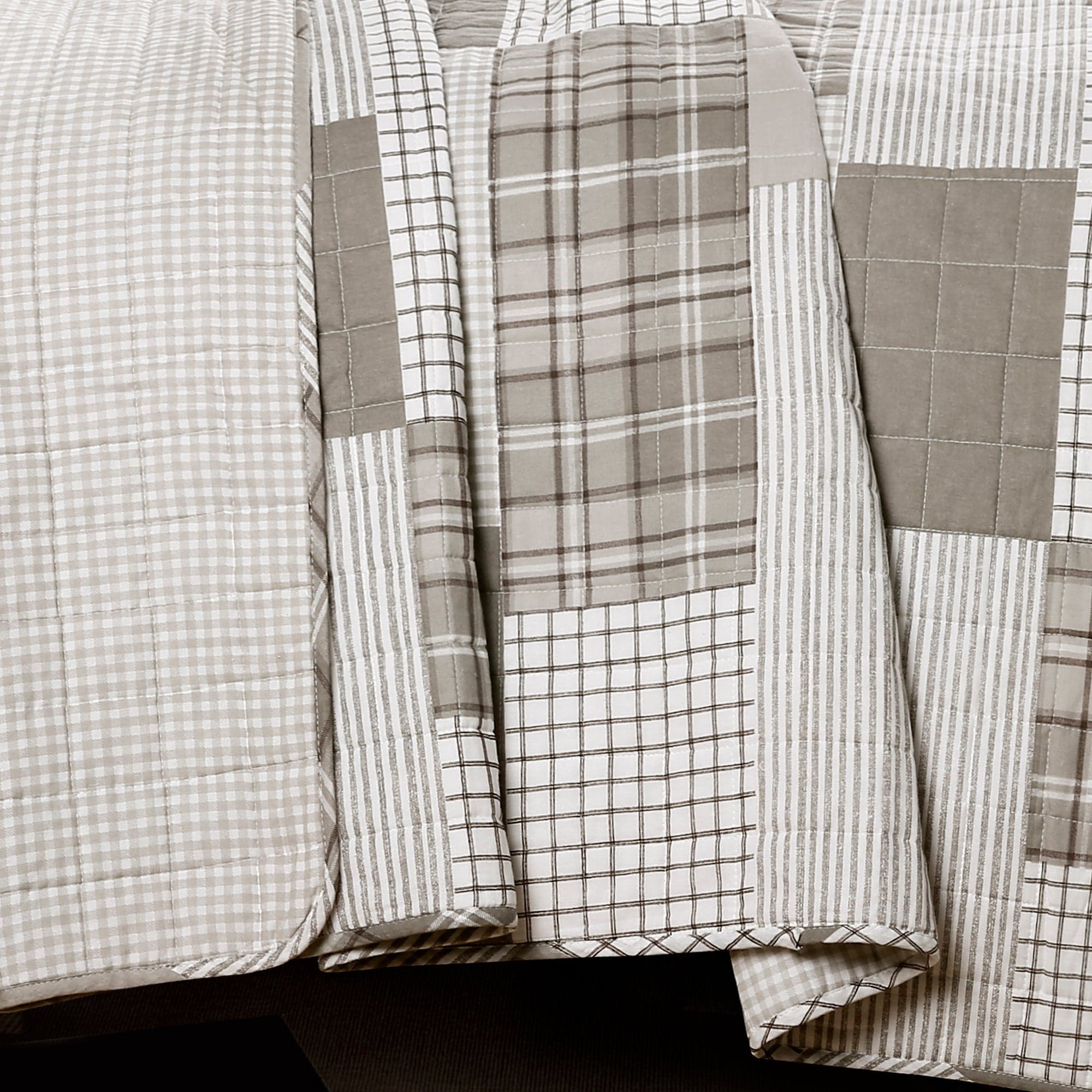 Greenville 3-Piece Quilt Set - Queen Size Bedding with Matching Pillow Shams - Perfect for Cozy Bedrooms & Guest Rooms
