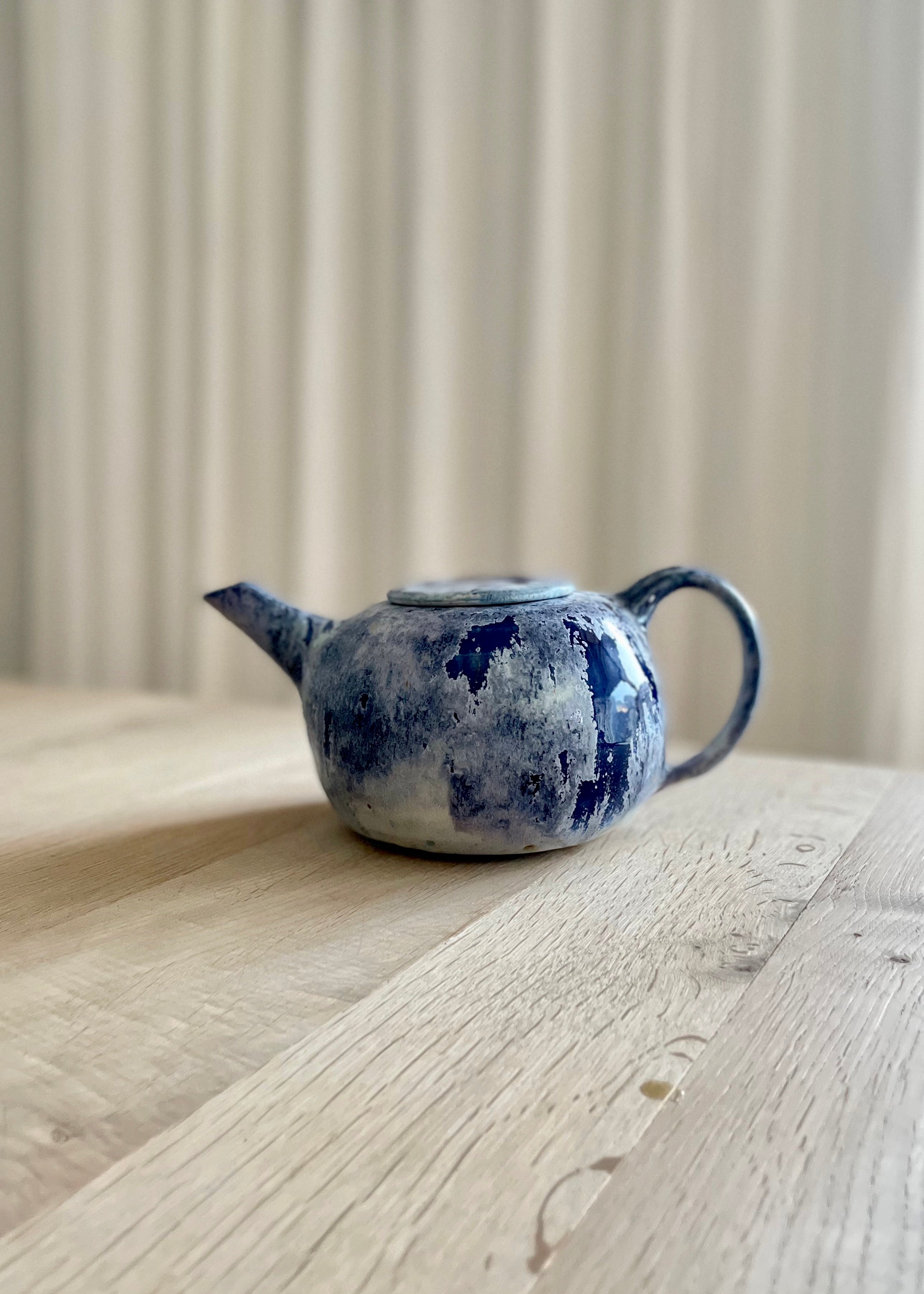 Aage Würtz Blue Ceramic Teapot - Premium Handcrafted Tea Infuser for Loose Leaf Tea | Perfect for Afternoon Tea, Gifts & Cozy Home Decor