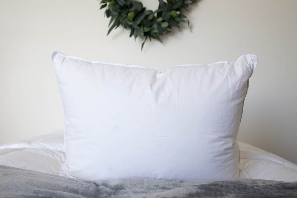 Premium Luxury Goose Down Pillow for Neck Support - Medium Firmness - Hypoallergenic & Breathable for Side, Back, and Stomach Sleepers - Perfect for Bedroom, Hotel, and Travel Use