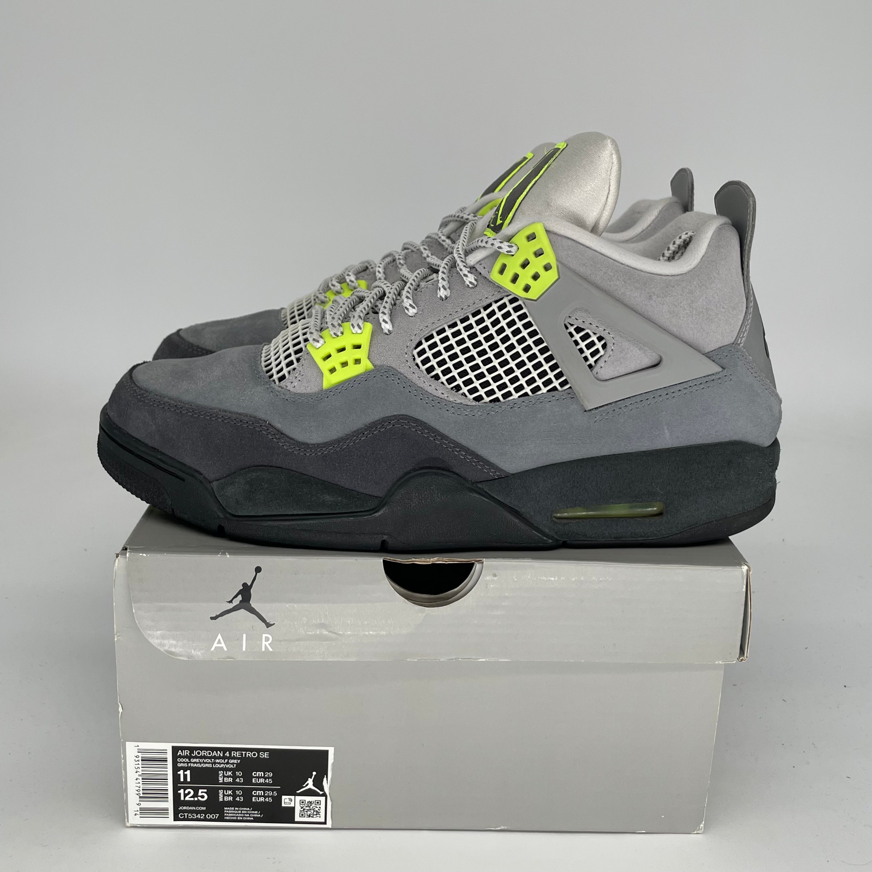 AIR JORDAN 4 Retro 