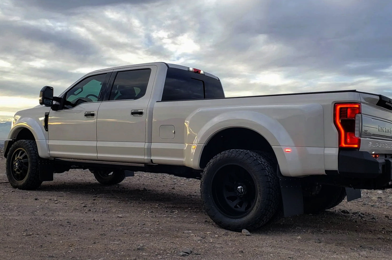 4pc Clear 48 LED Wheel Fender Side Marker Lights for 2011-2023 Ford F250 F550 Dually Trucks - Enhanced Visibility & Safety for Night Driving & Off-Road Adventures